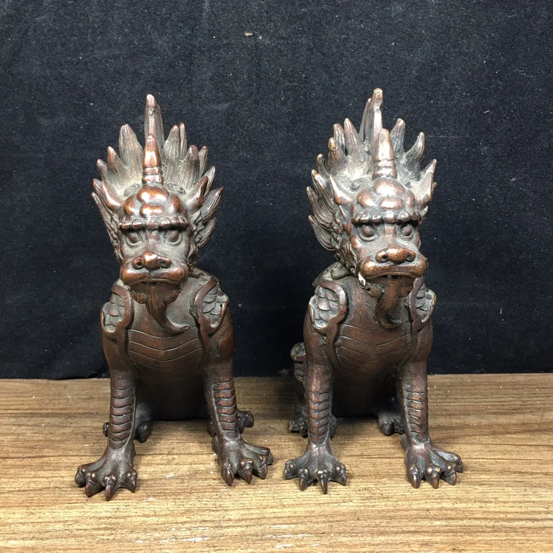 

A pair of home Crafts Made of Pure Copper Auspicious Beasts with Exquisite Workmanship and Exquisite Appearance