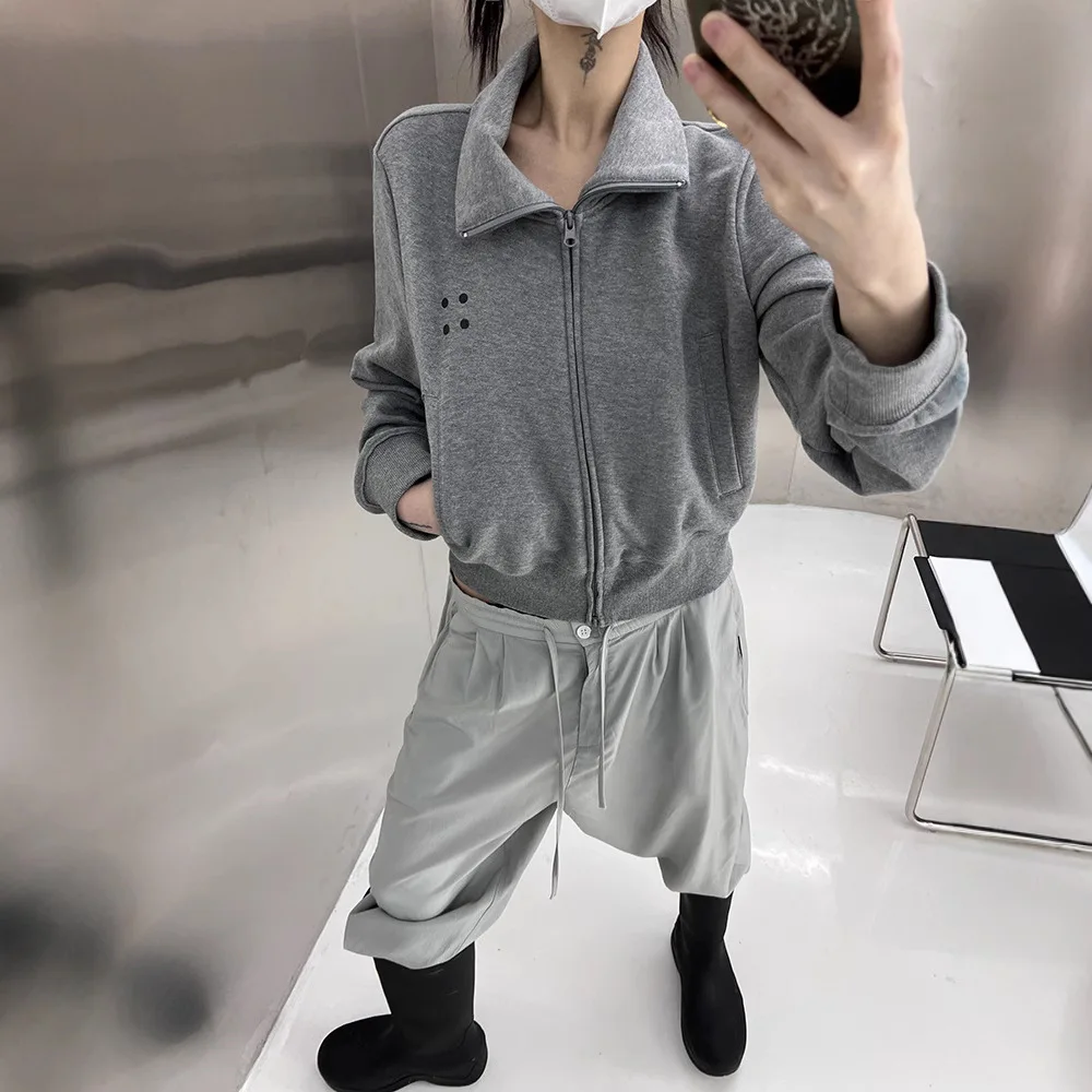 Minimalistyczna i uniwersalna cienka kurtka sportowa na jesień i zimę 2025, sweter z podwójnym zamkiem błyskawicznym, krótki płaszcz ze stójką.