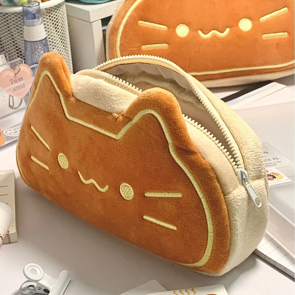 Ins Стильный чехол для ручек с рисунком милого карамельного кота, сумка для ручек, большая вместимость, милый плюшевый органайзер для карандашей с животными, школьные принадлежности, 1 шт.