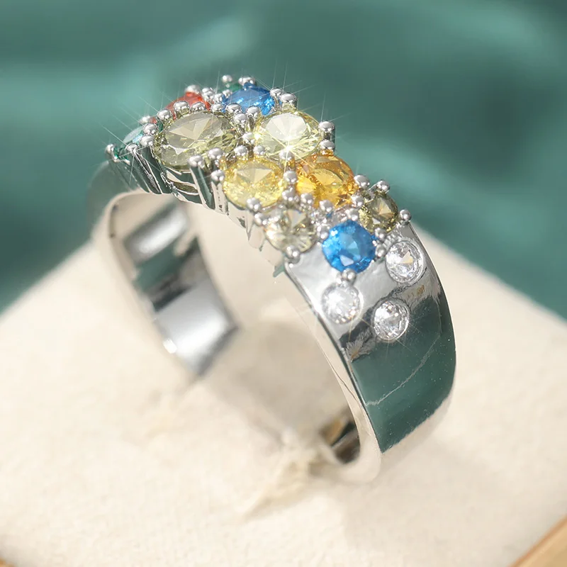 Funkelnder Eingelegter Blauer CZ Damenring Trendiger Goldfarbener Handgravierter Geometrischer Alltags- und Partyschmuck Jubiläumsgeschenk – Detail 1