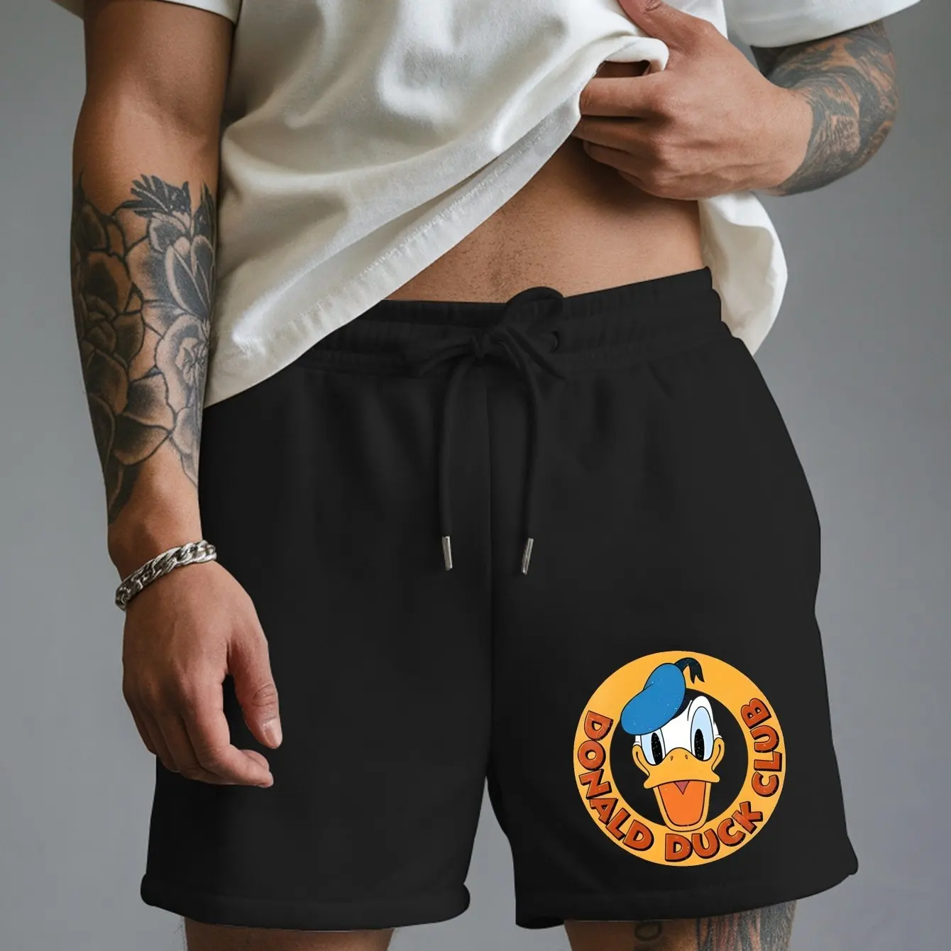 

2025 New Disney Donald Duck Pattern Summer Casual Sport Shorts Loose Fit Elastic Waistline with Drawstring Breathable Fabric