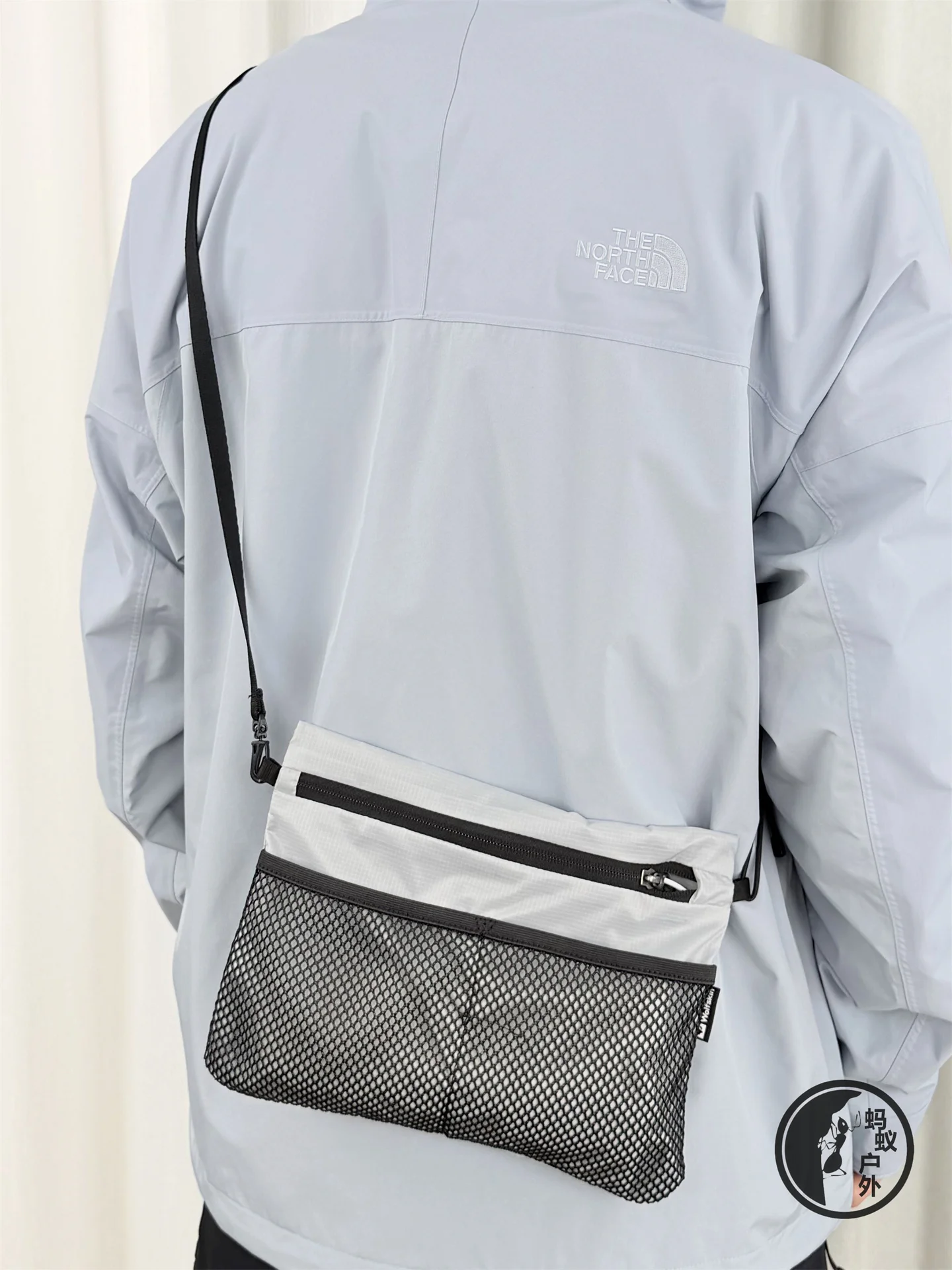 jackwolfskin-perfect-unisex-ultra-light-single-shoulder-crossbody-bag-outdoor-functional-style-nylon-material-city-outdoor-se