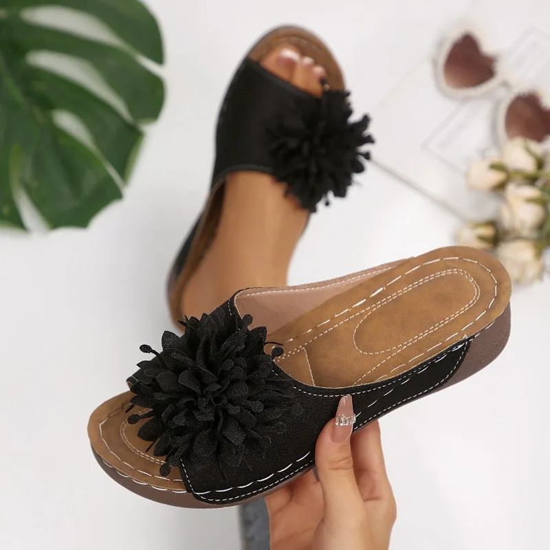 2026 Damen Mode Keilsandalen Sommer Marken-Designer-Sandalen Bequeme Blumenverzierte Slip-on Damen Freizeitschuhe 36-43