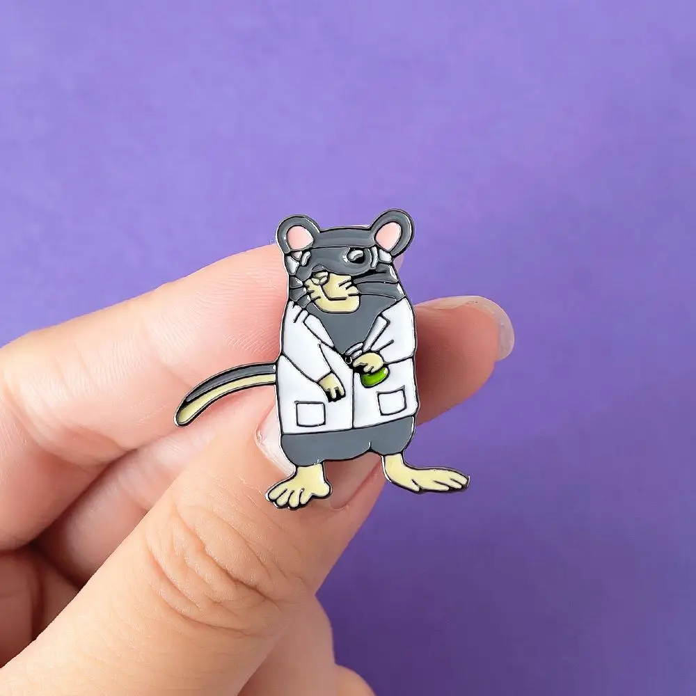 Lab Rat Brooch Cute Fashion Scientific Enamel Pin Hat Backpack Lapel Badge for Chemistry Biology Student Jewelry Gift