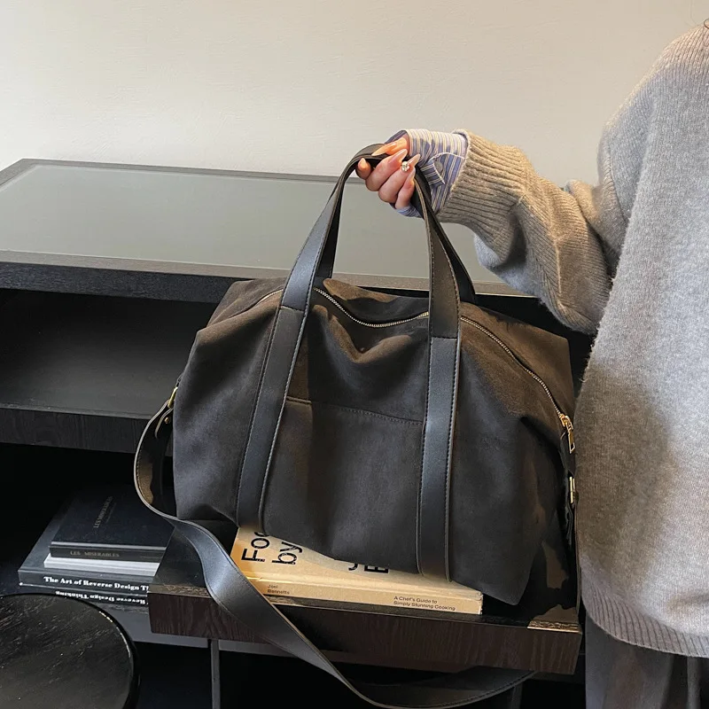 حقائب كروس بسيطة جديدة الملمس للنساء حقائب كتف عصرية من جلد الغزال سعة كبيرة حقيبة مدرب ترفيهية متعددة الاستخدامات غير رسمية