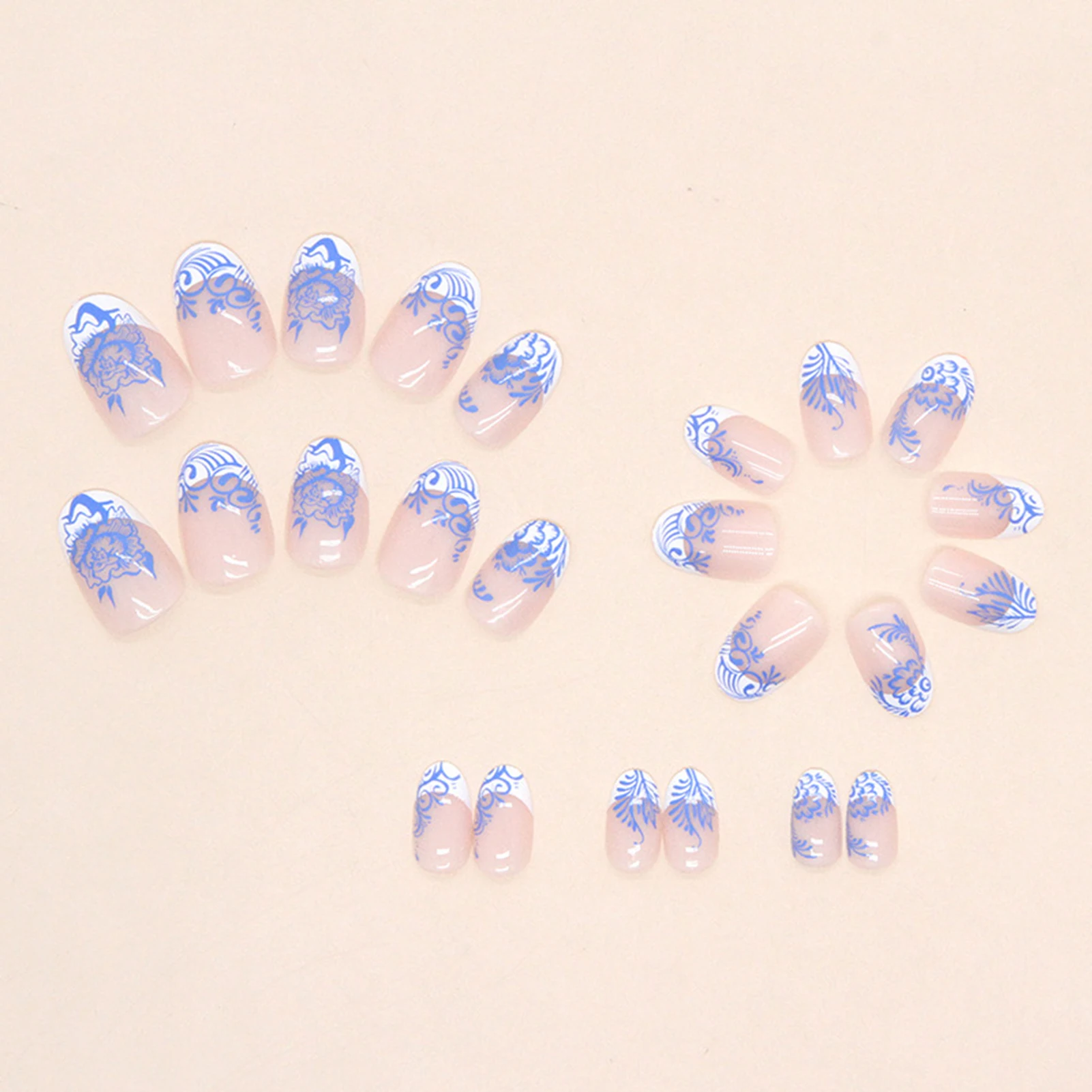 White Edge Decor Blue and White Porcelain False Nails Natural Unbreakable Nail Simple Wear for Daily and Parties Wearing