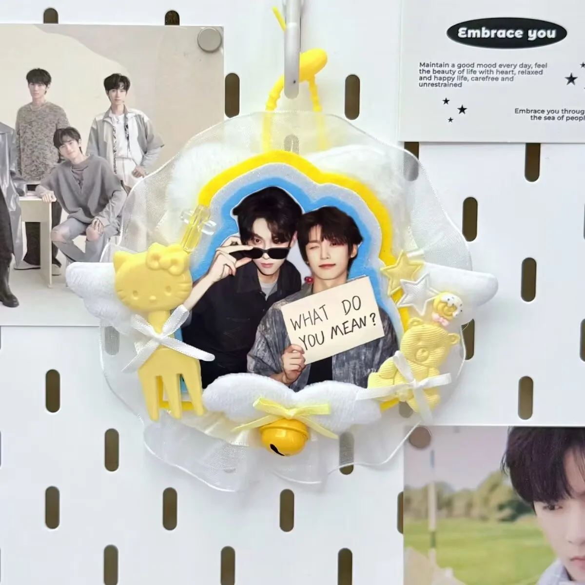 "Tian Xu Ning Zi Yu'' bellissimo zaino scolastico riflettente a metà lunghezza in tessuto non tessuto 'Reverse Love', con un fantastico ciondolo realizzato a mano