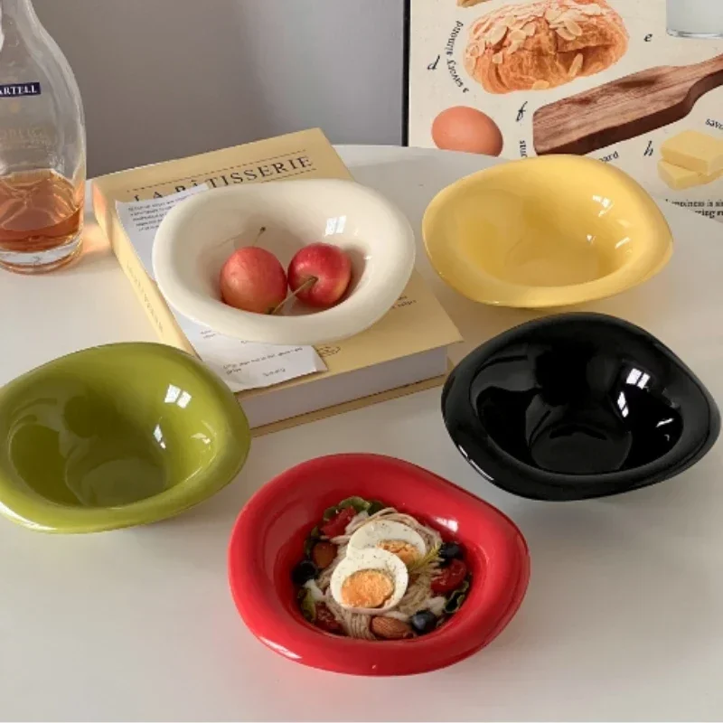 Ensaladera de cerámica ondulada, creativa, Irregular, Color sólido, crema, café, vajilla, diseño, tazón de sopa, té de la tarde, postre, frutero