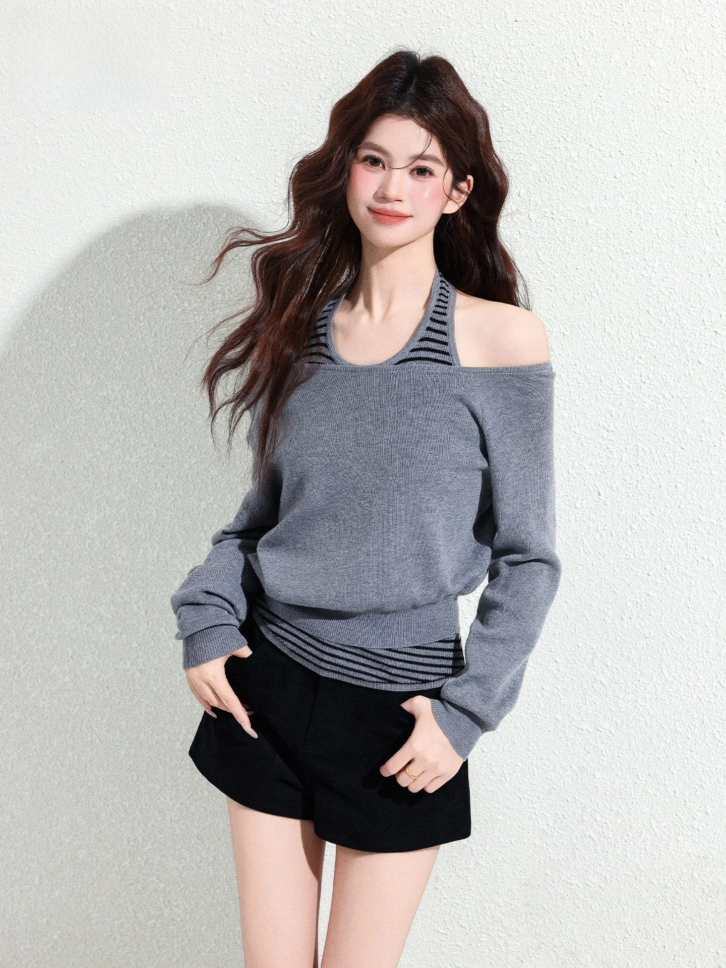 

Gray Shoulder Bared Knitted Stripe Set Women's Fashion Casual Loose Fit Two-Piece Ensemble Spring Summer Design Sensation