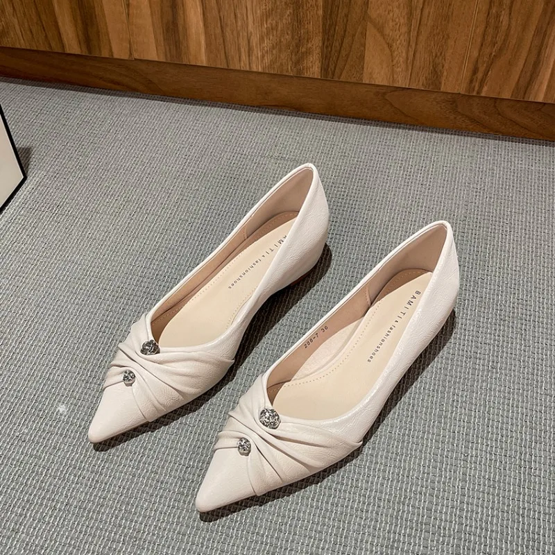 

Inside Heightened Single Shoes Fashion Pointed Toe Shallow Mouth Metal Buckle Soft Slip Non-Slip Low Top Leather Shoes