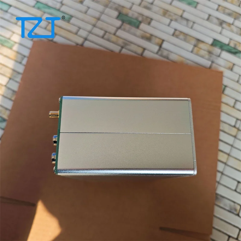 

Высокоточный GNSS-осциллятор TZT GNSSDO-8 10M с 1PPS, Beidou GPSDO, 16-канальный выход (порт BNC/SMA)