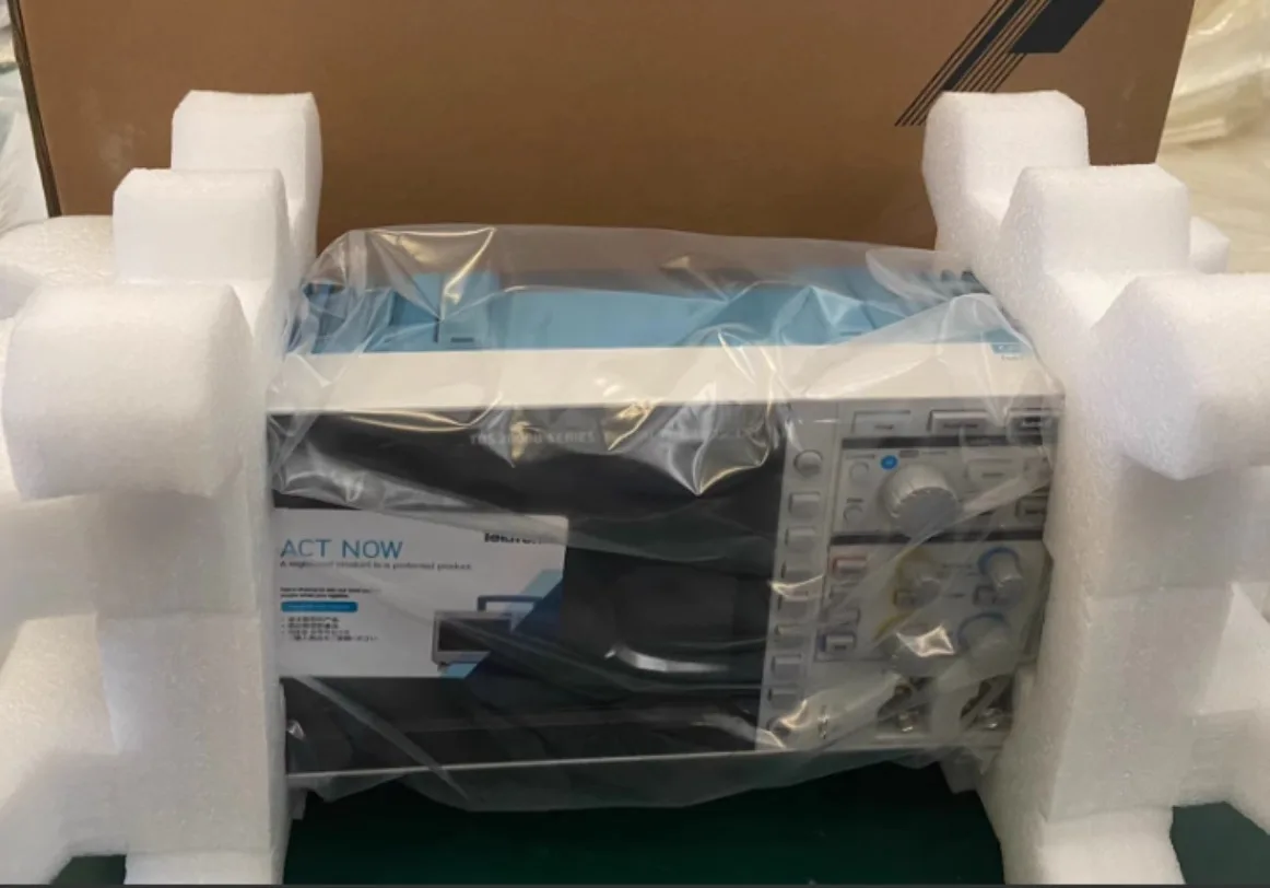1pc New Tektronix TBS2102B Digital Oscilloscope 100MHz*SY