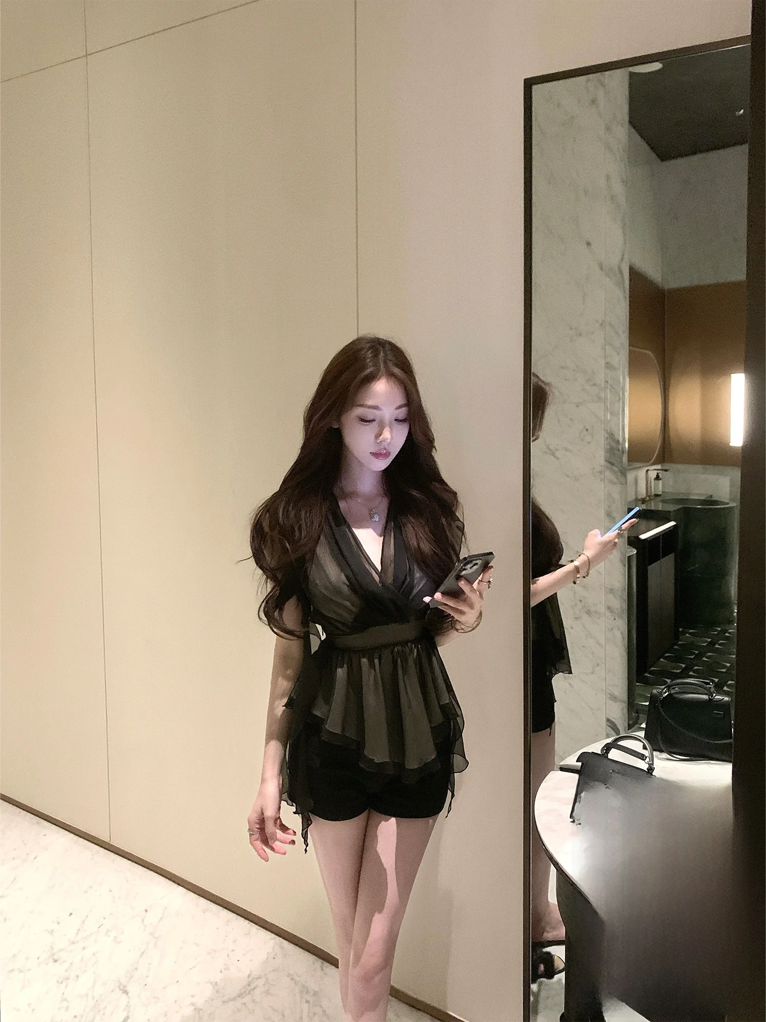 

Kubiliv Beautiful Bad Woman Sle V-Ne Svel irt с воланным краем и перекрестными ремешками, дизайнерский женский топ в Корейском стиле для поездок на работу