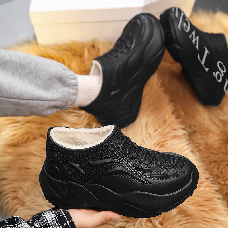 A Pair of Popular Winter Men's Casual and Fashionable Cotton Shoes for Outdoor Wear, Non-Slip, Waterproof, Wear-Resistant, Thickened, Warm, Comfortable Chef Shoes