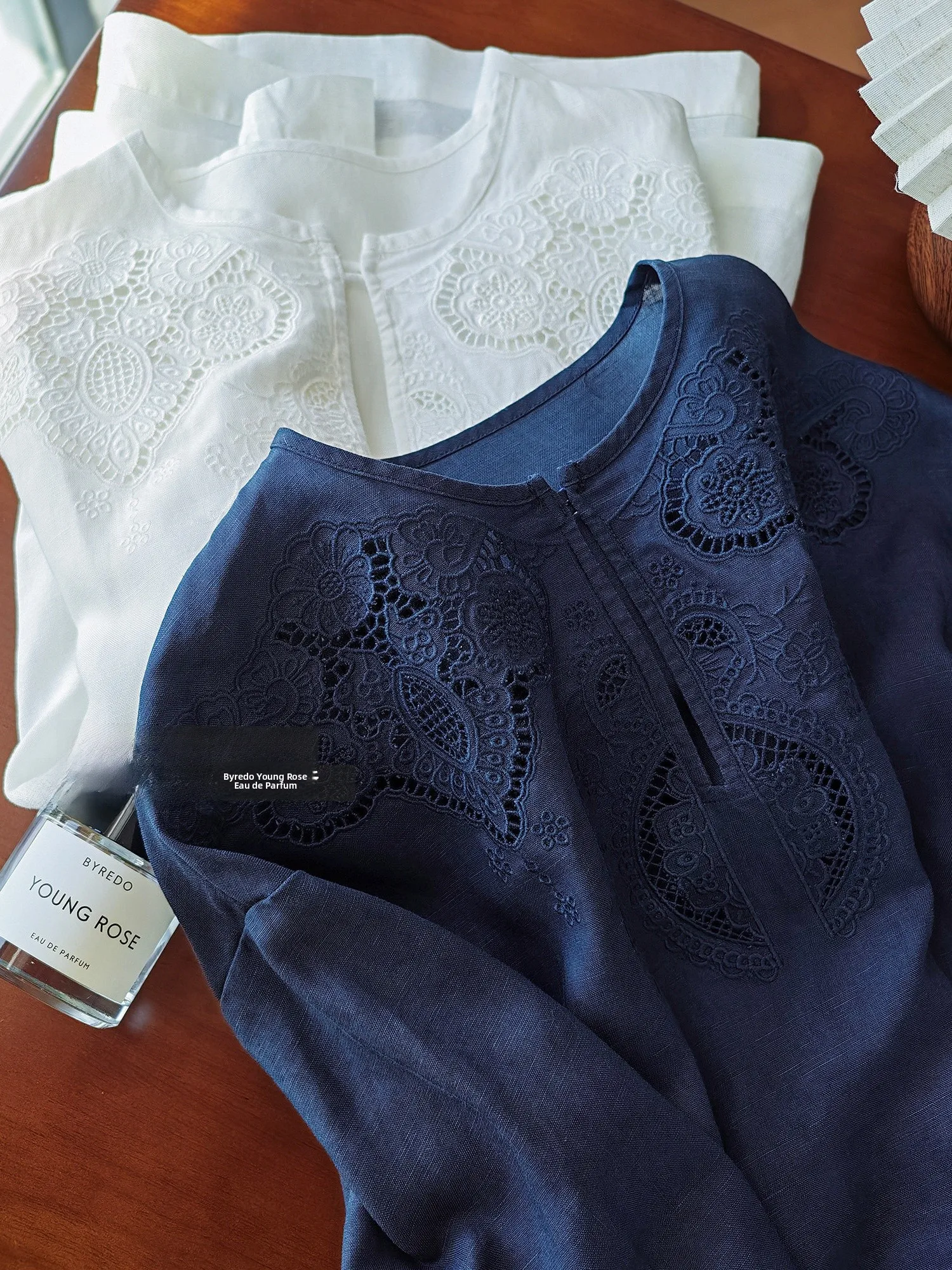 Elegant round Neck T-Shirt by Little Ear Production Han Hanflax Fine Yarn Lenzing Heavyweight Hollow Carving Seven-Quarter La...