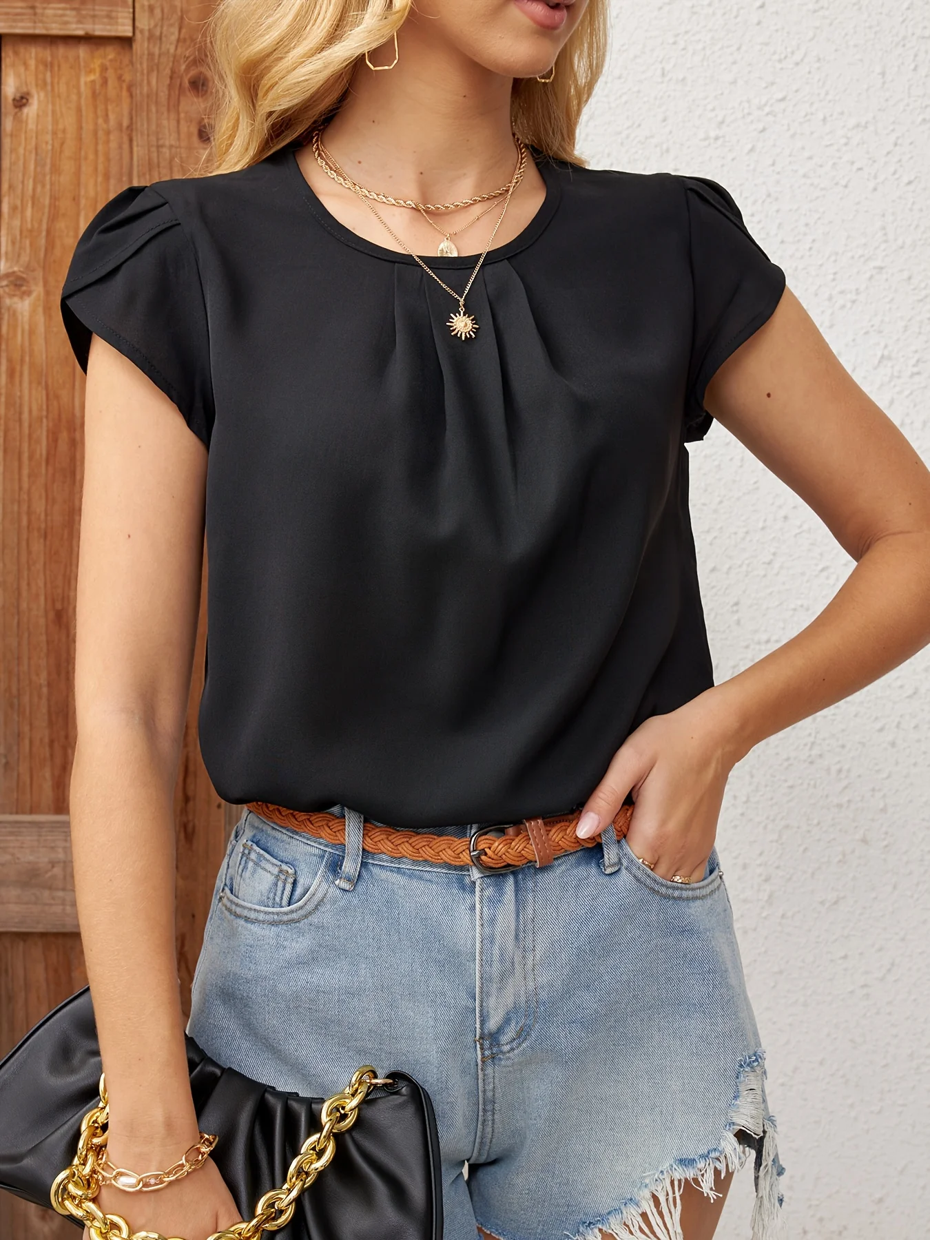 夏のファッション新作 ブラック ラッフル装飾 ペタルスリーブ ホリデースタイル プルオーバー ラウンドネック レディース 半袖シャツ トップス