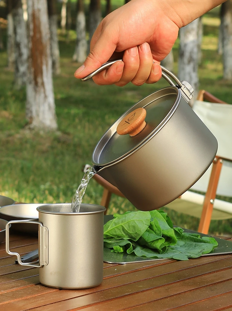 

Portable 1000ml Big Capacity Titanium Camping Pot Outdoor Hanging Pot Detachable Handle Camping Cookware