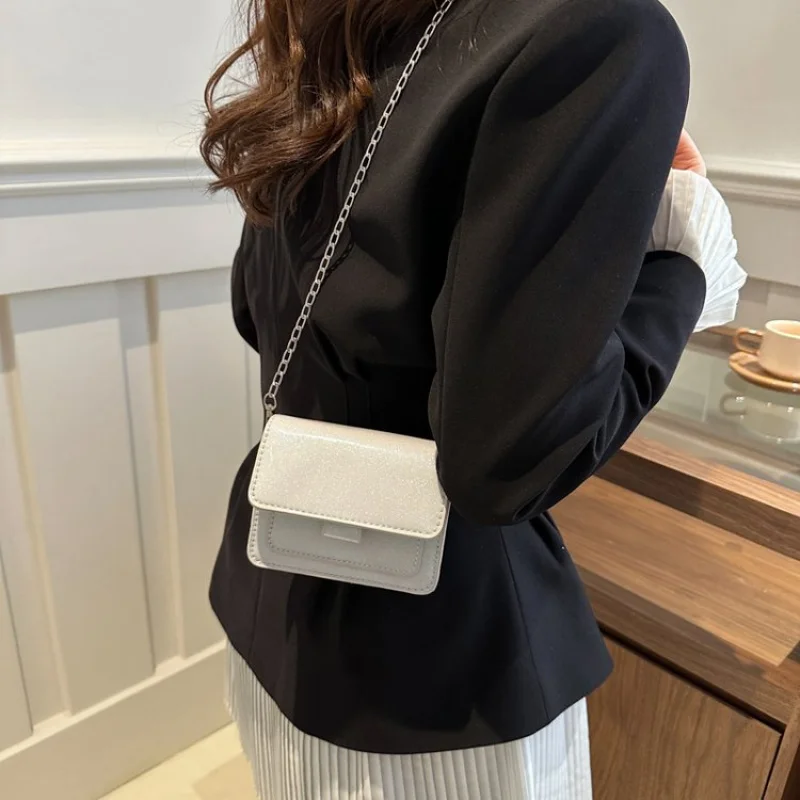 

Женская сумка из овчины, изготовленная из кожи, повседневная, в Париже, винтажная, просторная, мягкая, в современном стиле ​