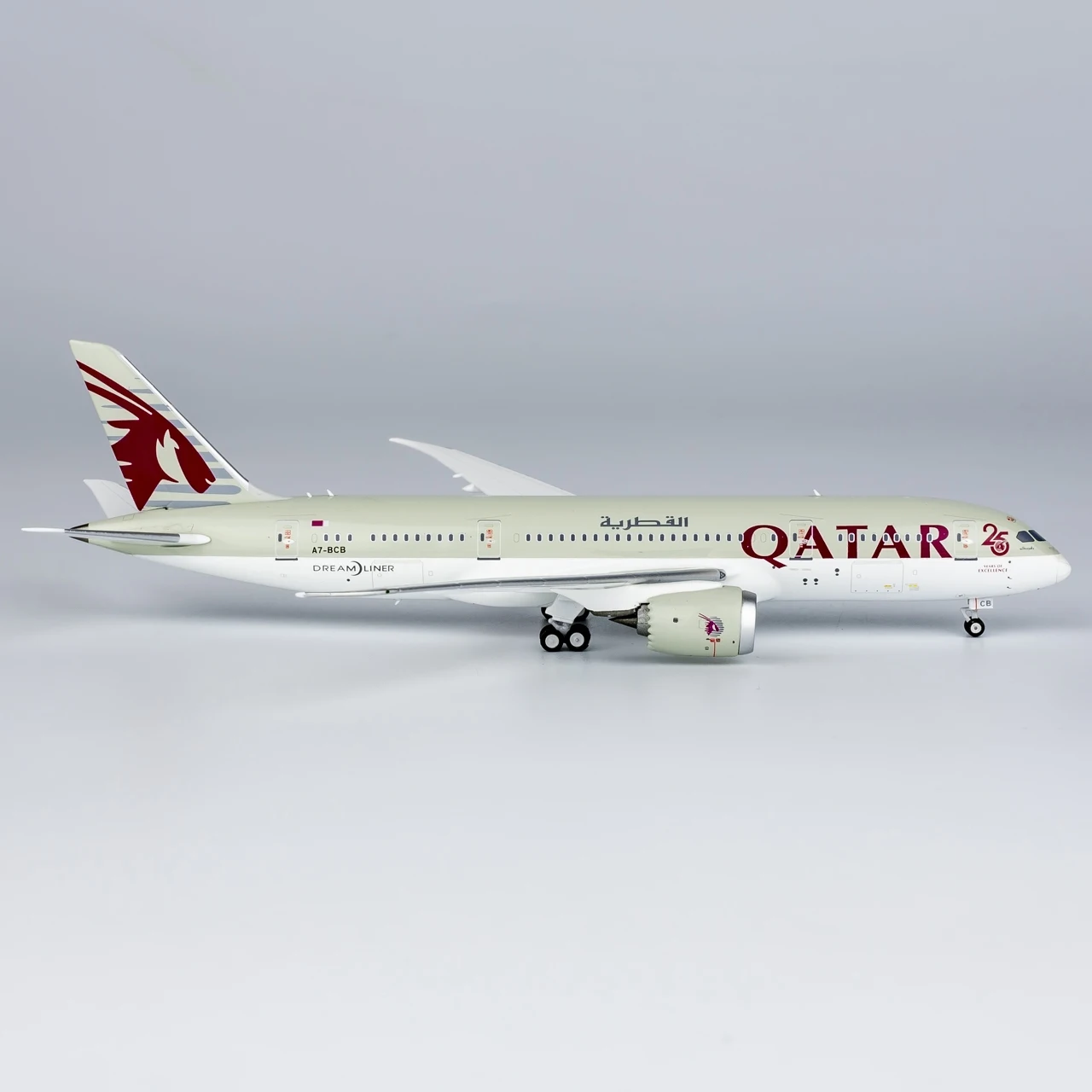 59011 طائرة قابلة للجمع هدية NG نموذج 1:400 الخطوط الجوية القطرية "Dreamliner" بوينغ B787-8 دييكاست نموذج طائرة A7-BCB