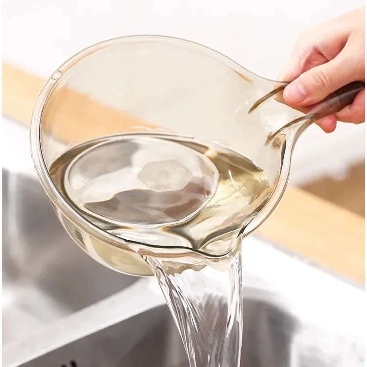 1PC Thickened Anti-Fall Water Ladle Transparent Plastic Water Scoop Bath Water Spoon Long Handle Water Dipper Home Kitchen Tools