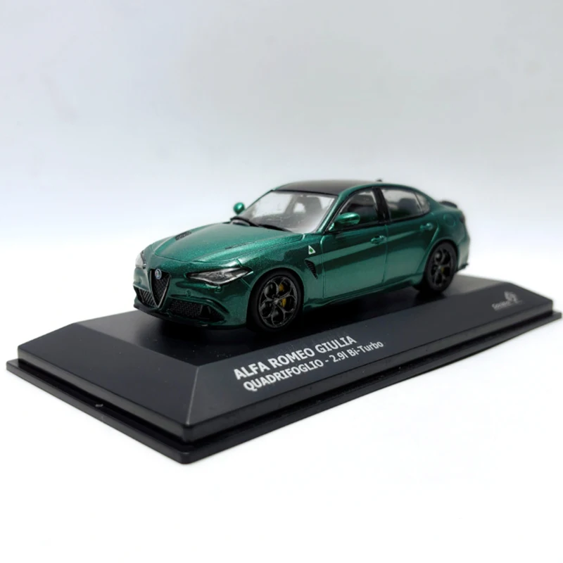 

Solido литой под давлением масштаб 1:43 Romeo Giulia, модель автомобиля из сплава, готовая коллекция имитаций, украшение для мальчика, подарок, игрушка, статический дисплей