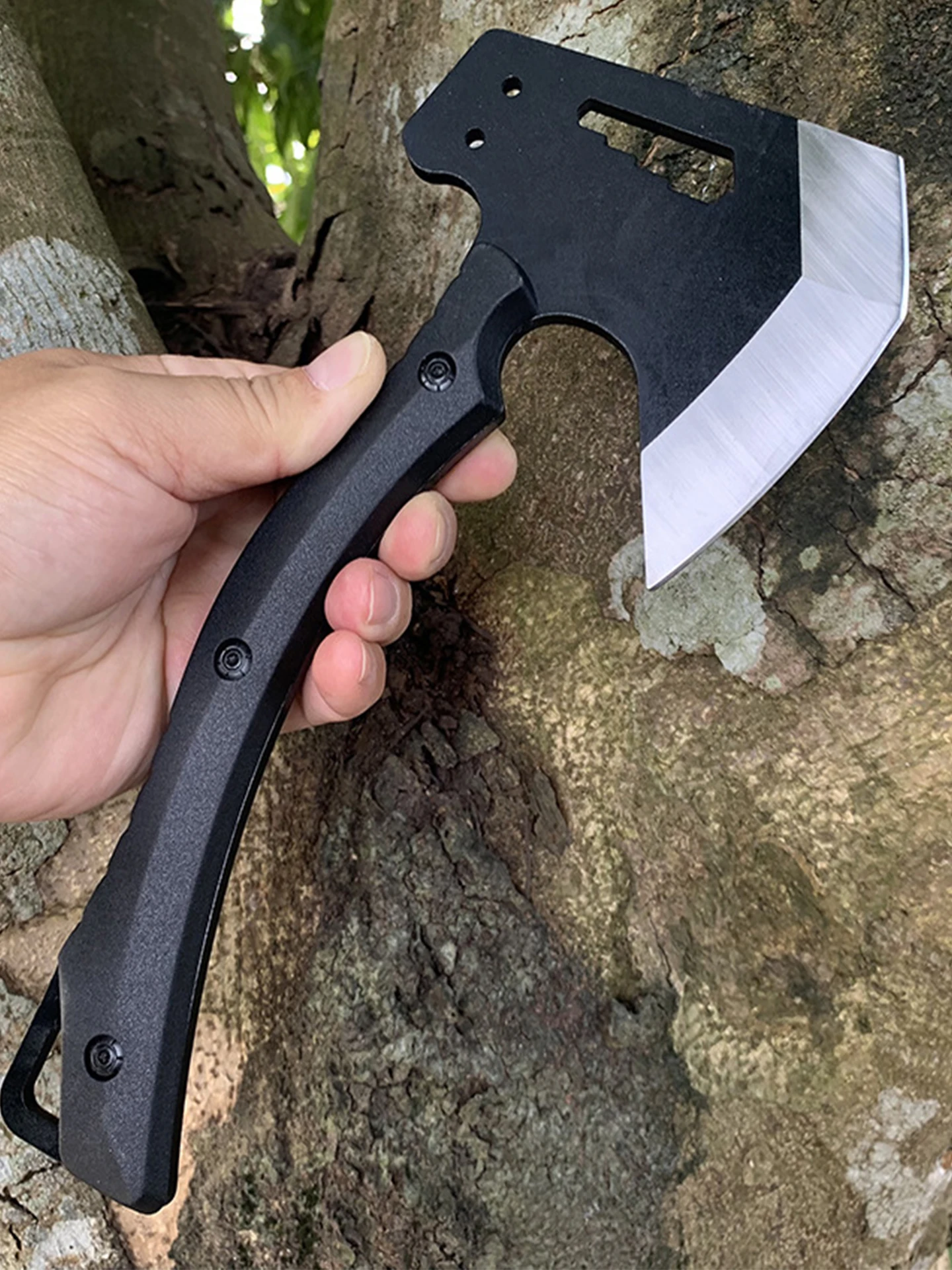 

Outdoor Multifunctional Hand Axe Integrated Steel Jungle Tactical Axe Lightweight Camping Equipment