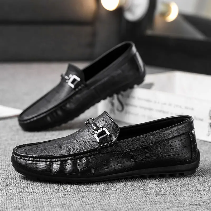 Men\'s Leather Shoes Round Toe Flat Black Male Casual Shoe Legitimate Designer in Promotion New Footwear Offer Social 2025 Trend