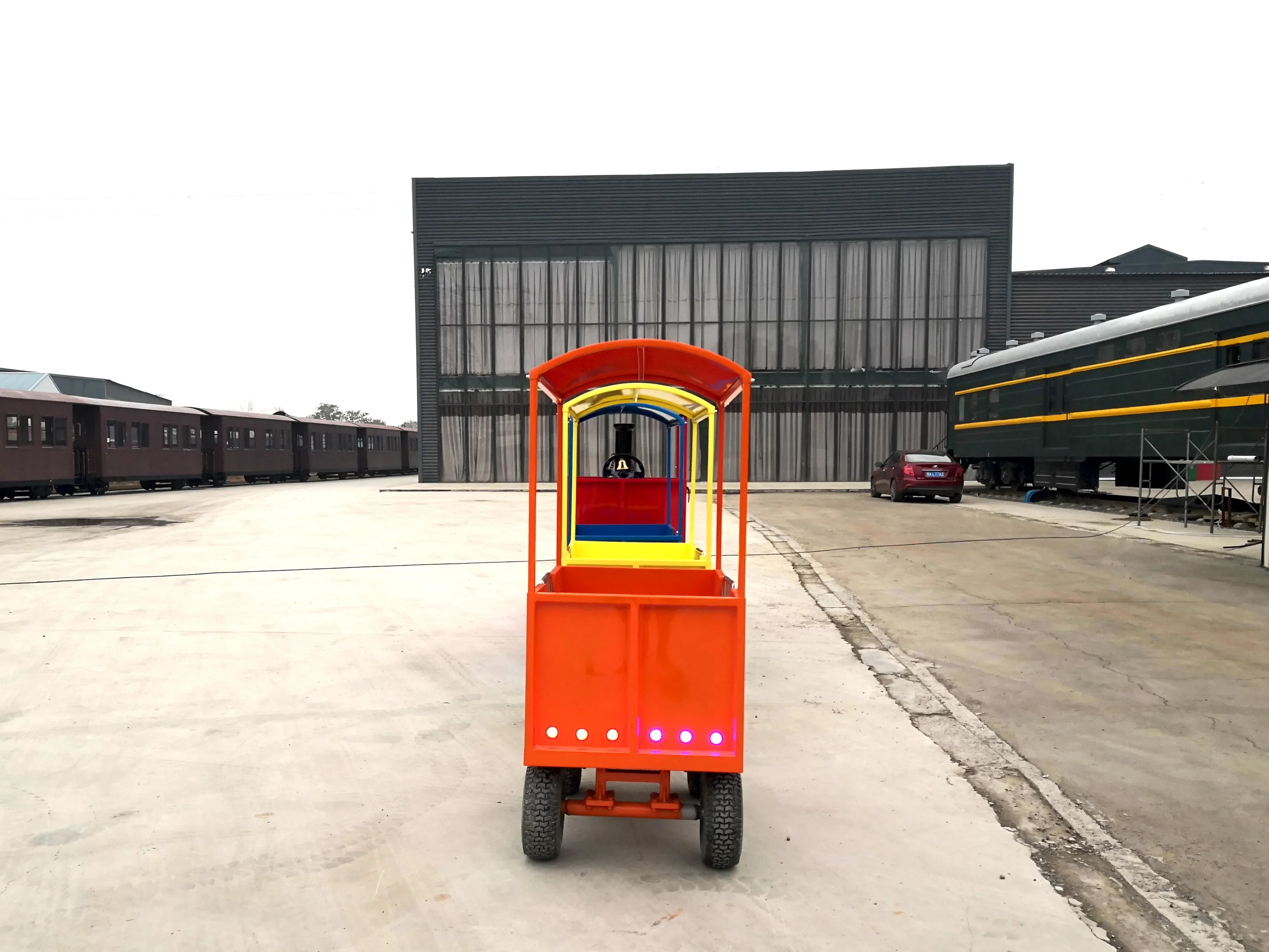 Passeio personalizado em trens de diversão elétricas infantis