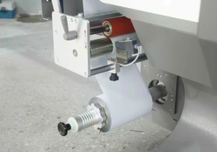 Fully Automatic Horizontal Pillow Packaging Machine Multi-Function for Food Vegetables Ice Cream Popsicles Packaging Machinery