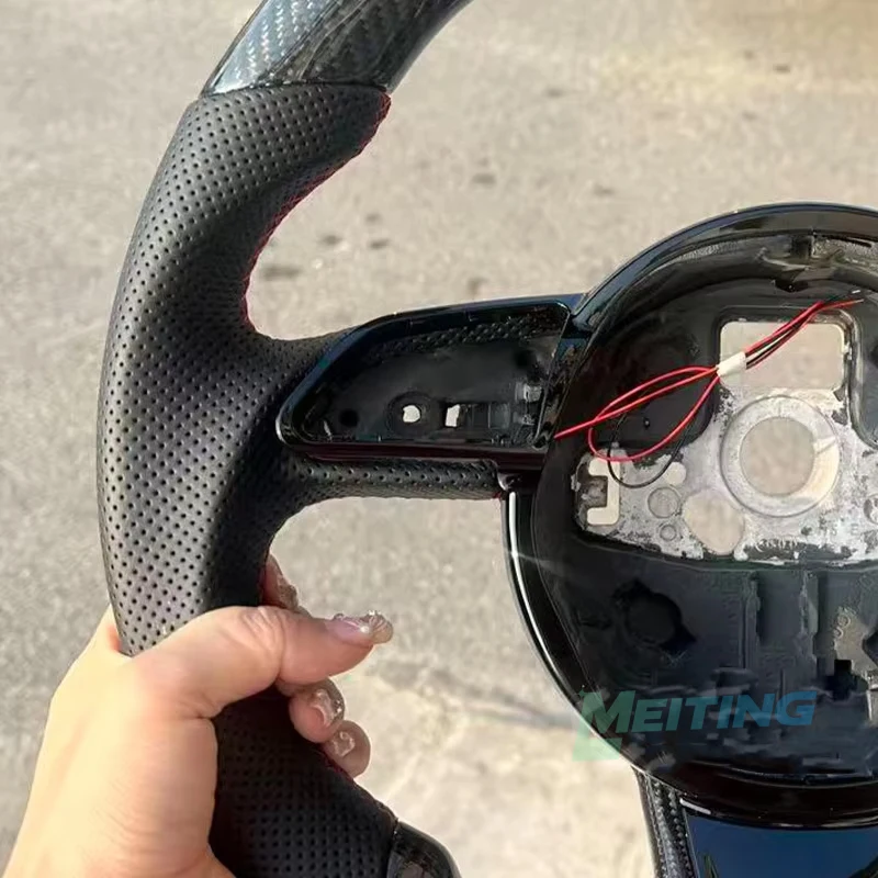 carbon fiber perforated steering wheel with LED lights Suitable for Audi A4 B8 A3 8V A5 S3 S4 Q3 Q4