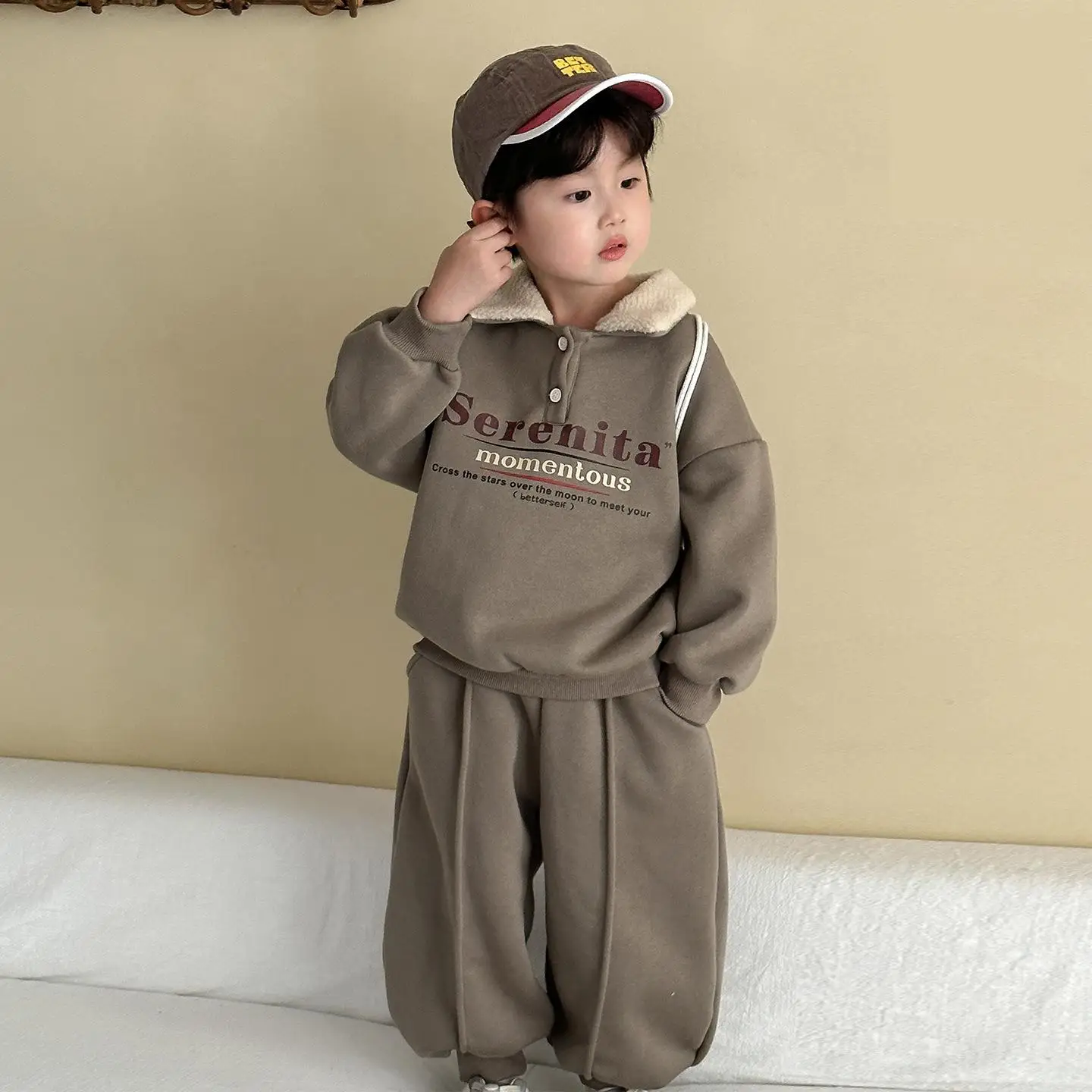 2025 شتاء جديد الأطفال ملابس طويلة الأكمام مجموعة زائد المخملية سميكة بنين بنات التلبيب بلوزة من الصوف دعوى الاطفال مجموعة رياضية دافئة