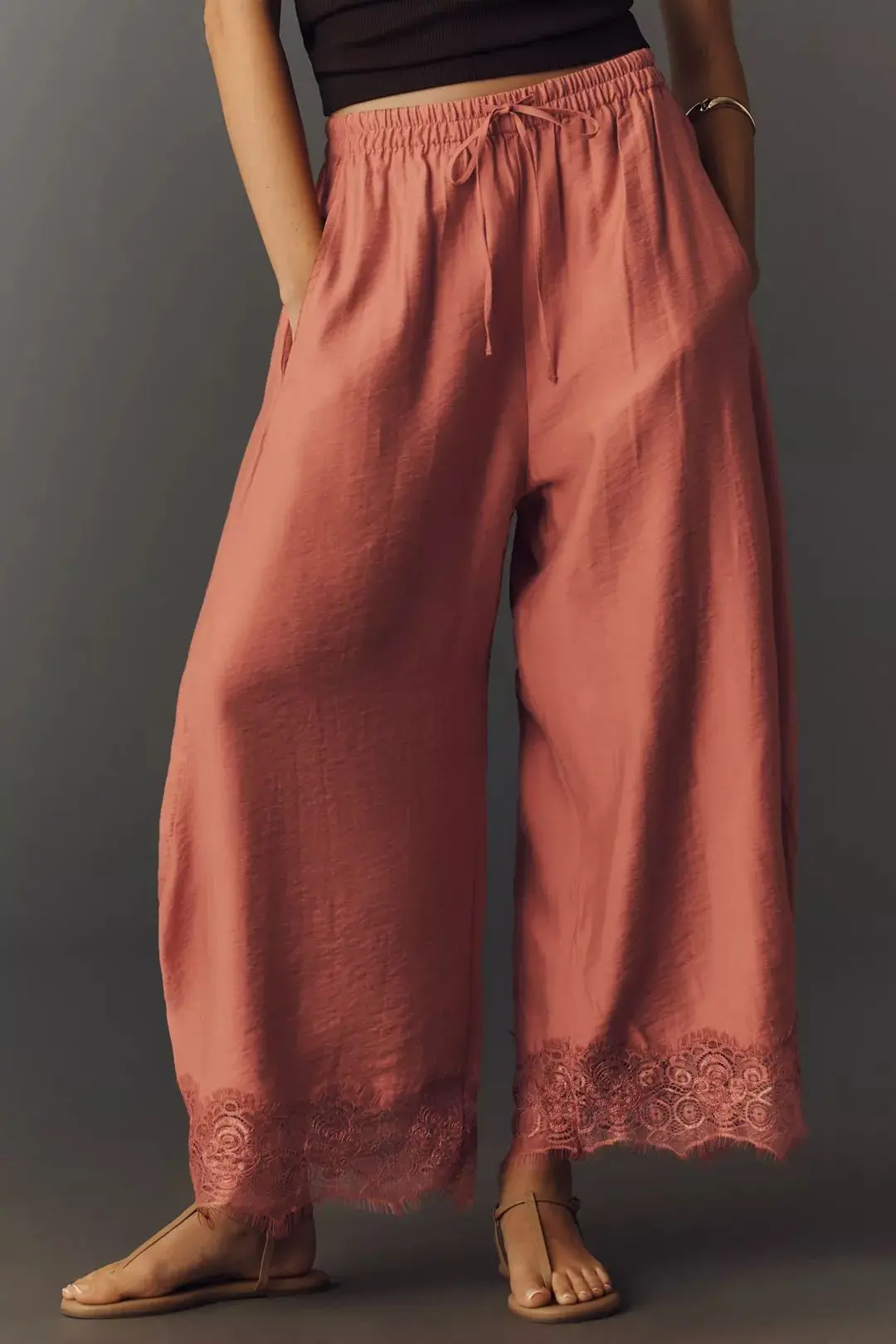 Women Solid Elastic Drawstring Waist Wide Leg Cropped Pants Fashion Lace Hem Loose Side Pockets Beach Vacation Casual Bottoms