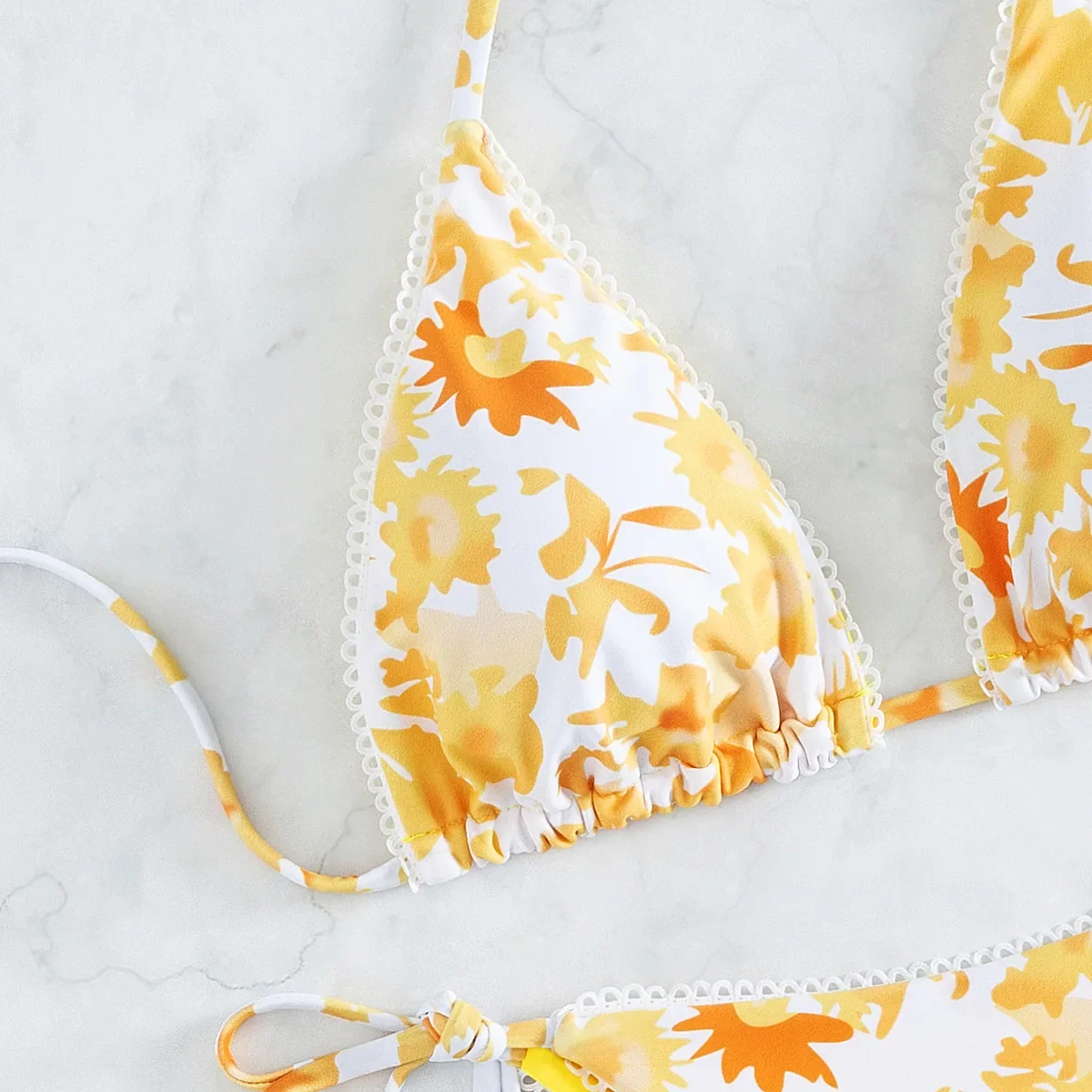 เซ็กซี่ดอกไม้สีเหลือง Micro Mini ชุดบิกินี่ 2 ชิ้น Halter Tie String ชุดว่ายน้ําชุดว่ายน้ําชุดว่ายน้ํา Biquini Tankini Beachwear