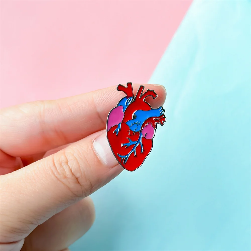 Harong Anatomy Heart Enamel Pin Classic Medical Brooch Knapsack Lapel Badge Collection for Physician Nurse Jewelry Gift