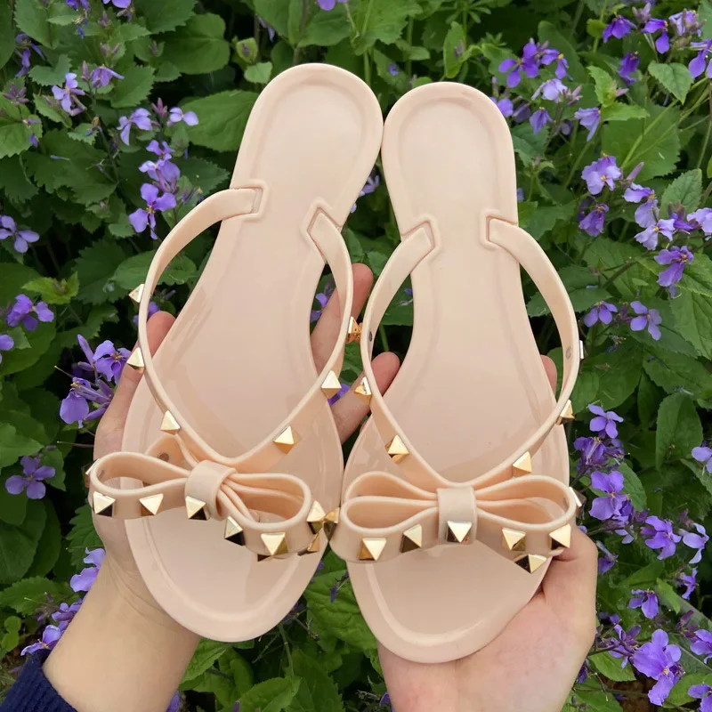 Women New Fashion Women Rivet Flip Flops Comfortable Jelly Sandals Luxury Sandals Women Designers Opened Toe Sexy Sandals Beach