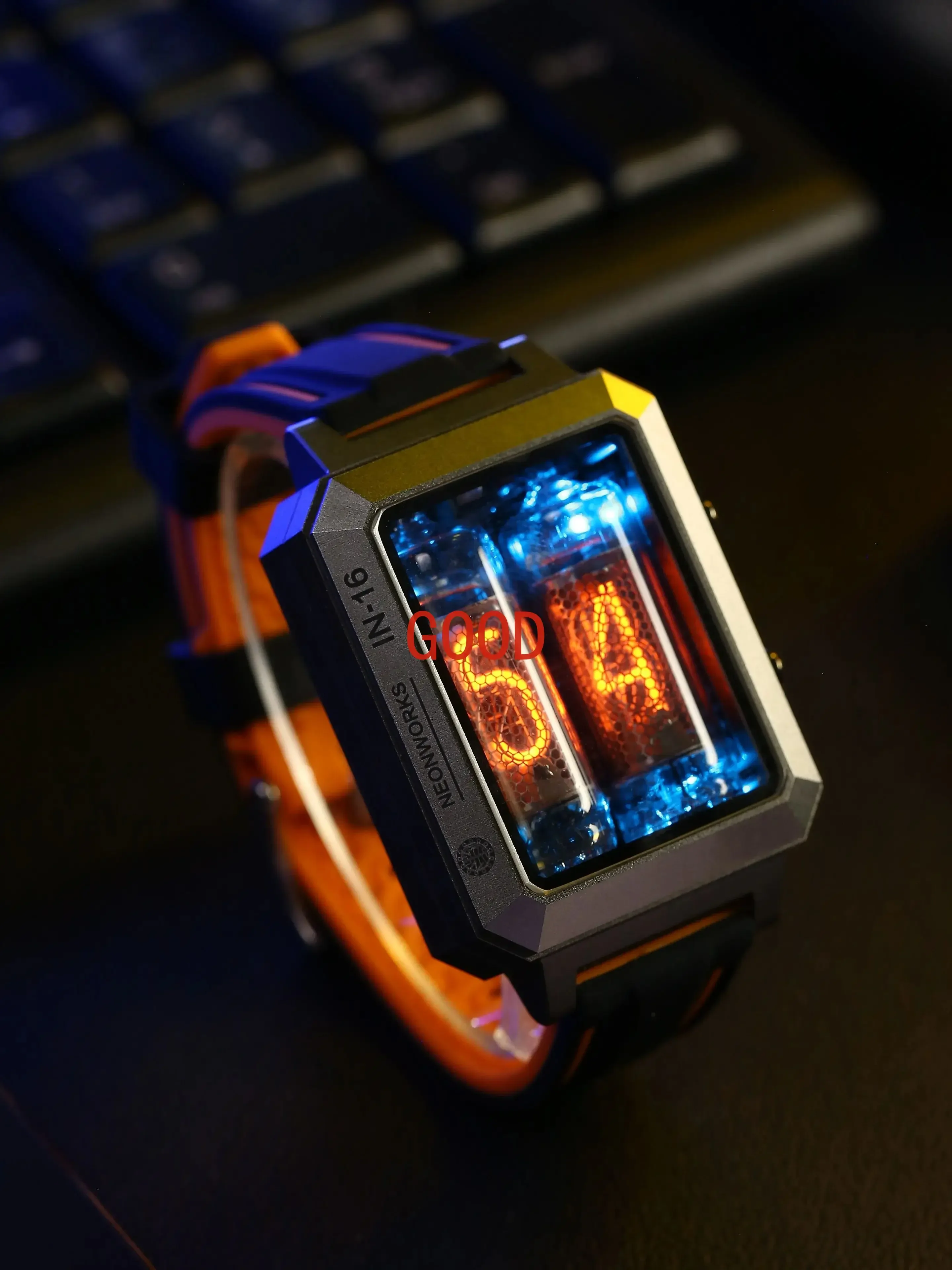 New  Watch IN-16 Nixie Tube Watch Hour&Minute Display Wireless Charge