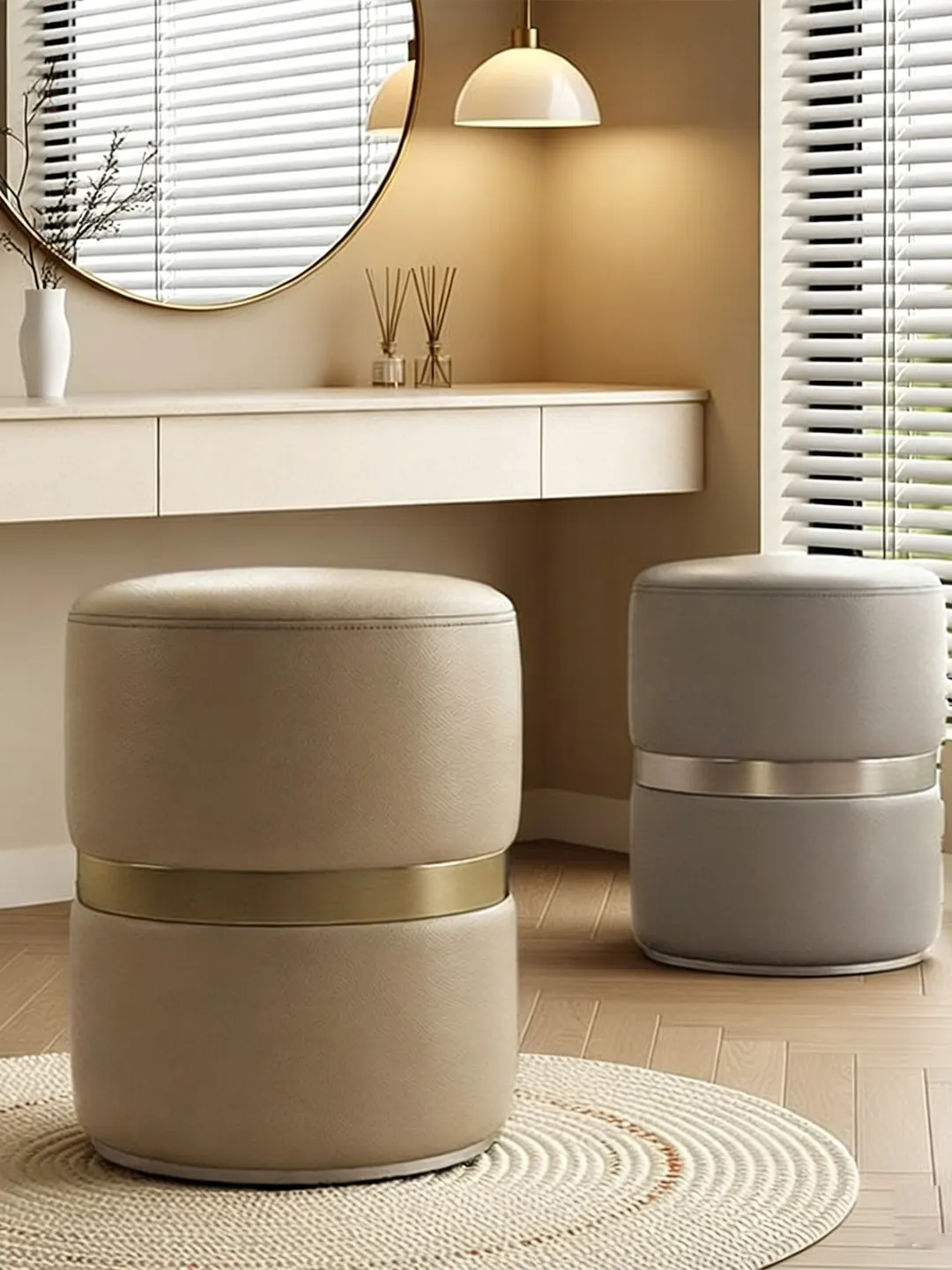 The bedroom is simple and rotatable makeup stool, shoe leather stool, coffee table flannel
