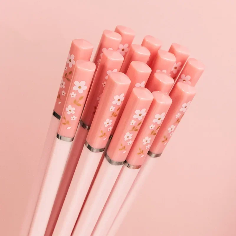 5 Pairs Amber Sakura Chopsticks Cherry Blossom Petals Pattern Non-slip Sushi Stick Eco-Friendly Food Chopsticks