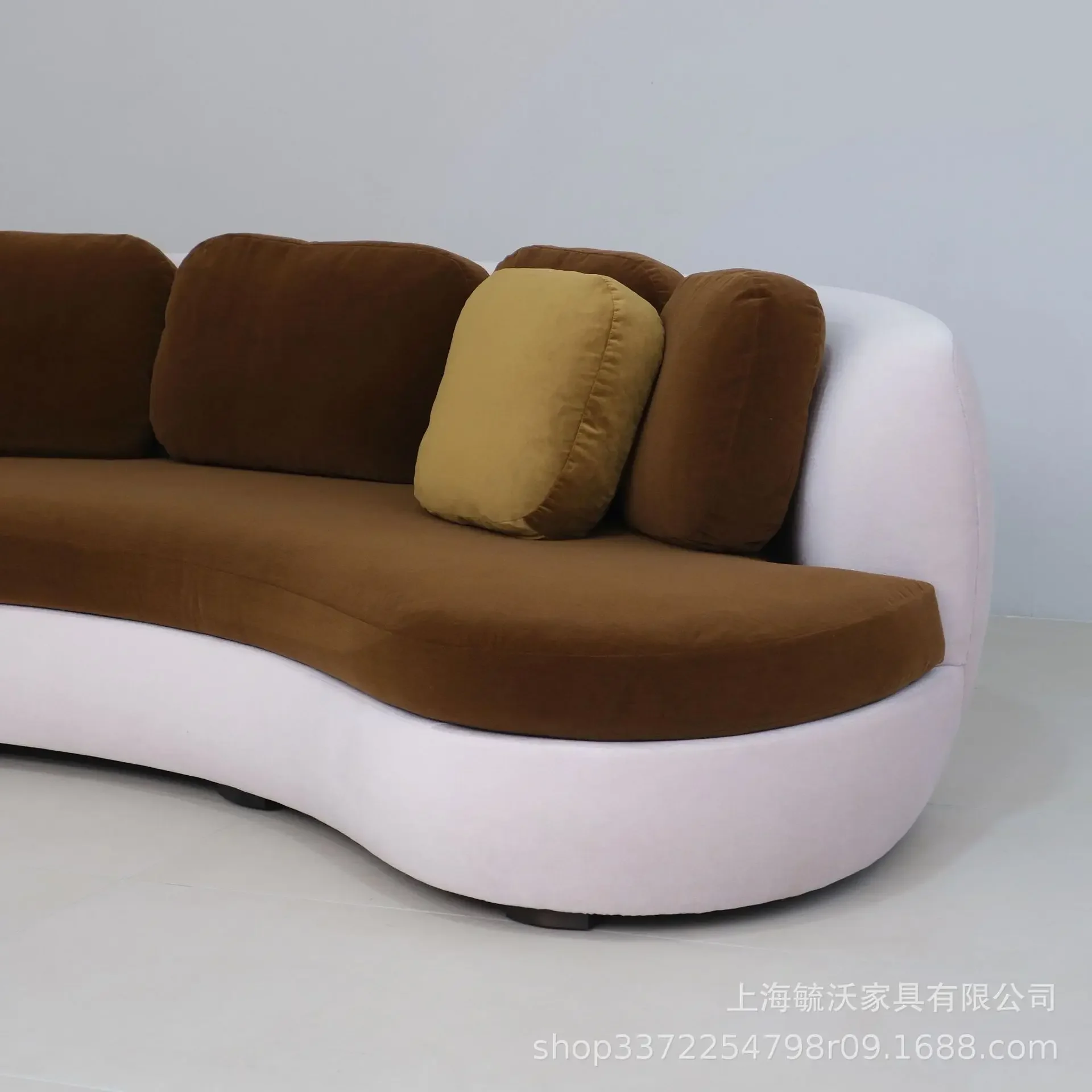 Nordic cream wind curved sofa French retro fabric three-person bed and breakfast living room sofa