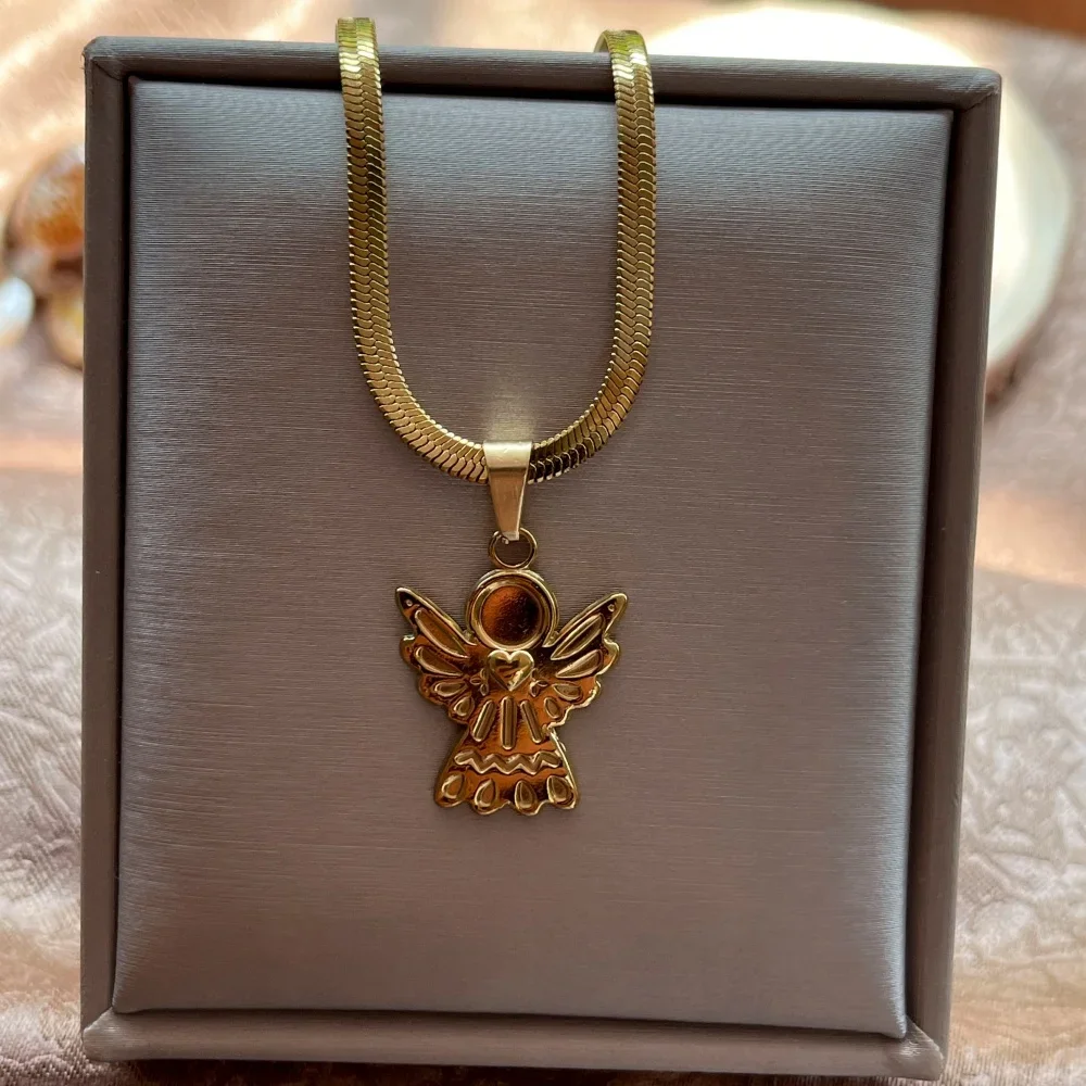 

Stainless Steel Jewelry Guardian Angel Necklaces for Women Angel Wing Pendant Flat Blade Chain Necklace Girls Accessories