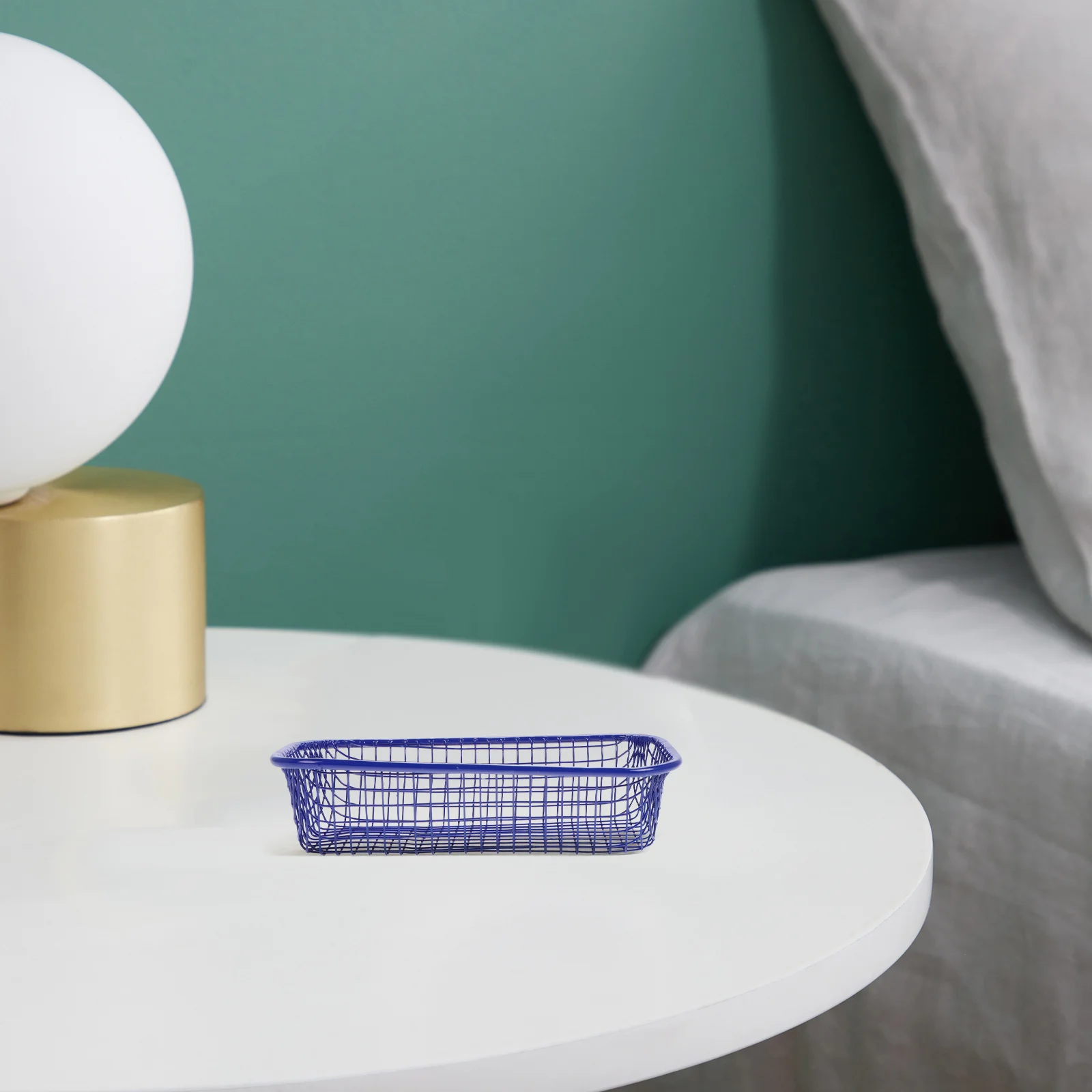 

Wire Iron Basket Decorative Hollow Tray for Desk Kitchen Bathroom Small Storage Organizing Container Multifunctional Mesh Design