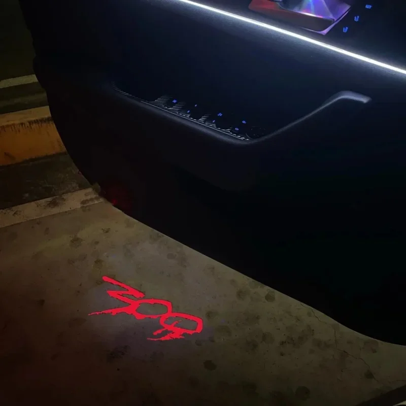 

For Chrysler 200 300 300C Sebring Lancia Thema LED Car Door Badge Projector Courtesy Logo Lamps Welcome Lamp Ghost Shadow Lights