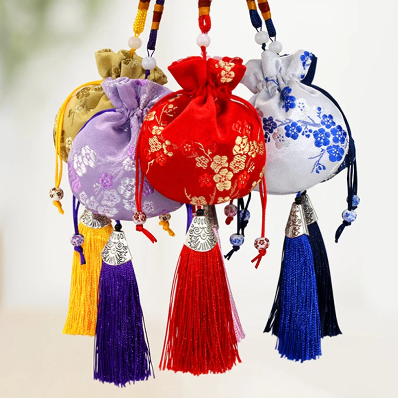 New Tassel Carry-on Sachets Retro Plum Blossom Pattern Car Pendant Chinese Style Sachet Jewelry Storage Wedding Gift Bag