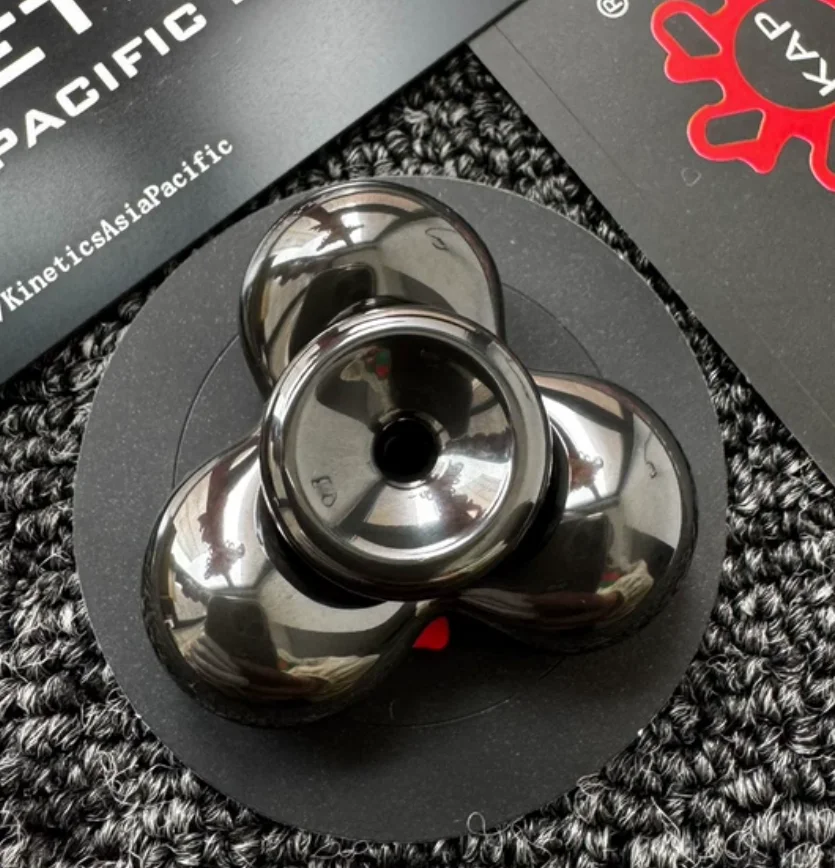 Used EDC KAP Three Page Cell Mini Zirconium Throwing spinner metal decompression toy
