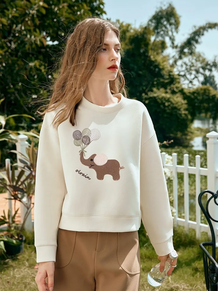 

OLrain Round-Neck Sweater Women's Autumn 2025 New Elephant Embroidered Pullover Fashion Simple Knitted Female Tops O24CR83691