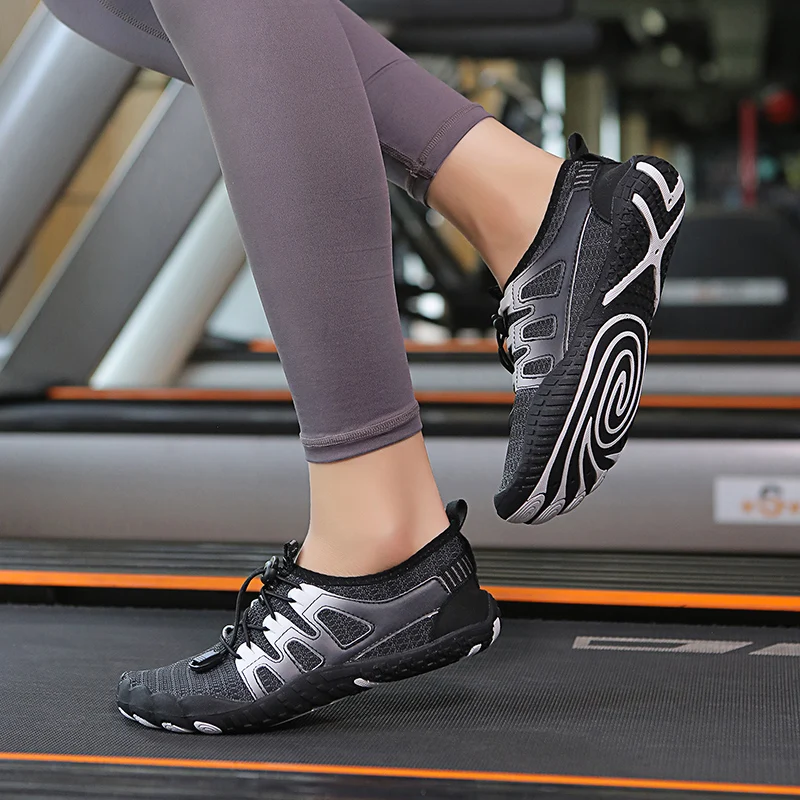 

New Man Sneakers Flat Bottomed Women's Summer Beach Wading Outdoor Anti Slip Couple Sneaker Mesh Breathable Swimming Shoes