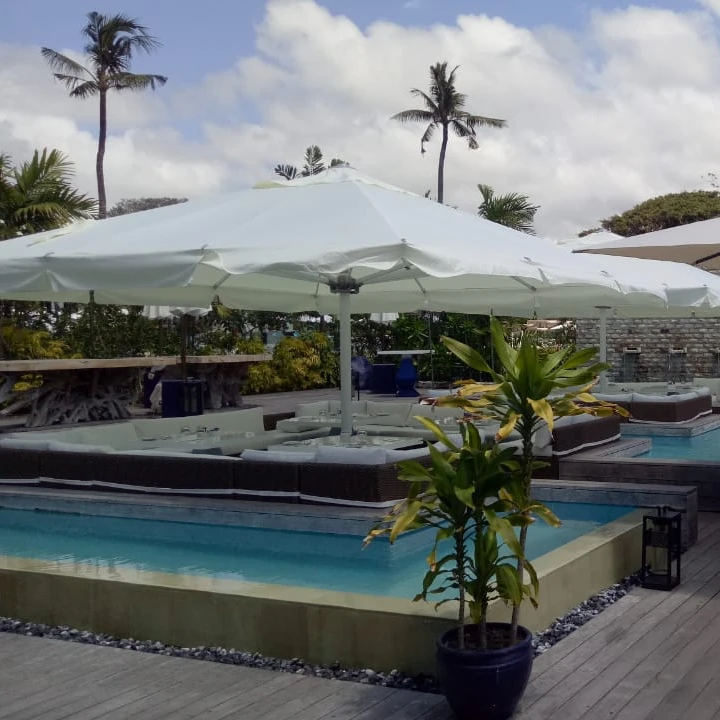 

ATV&UTVWind Resistant Hotel Pool Umbrella Heavy Duty Big Patio Parasol Hotel Patio Umbrella With Tassel Garden Outdoor Parasol U