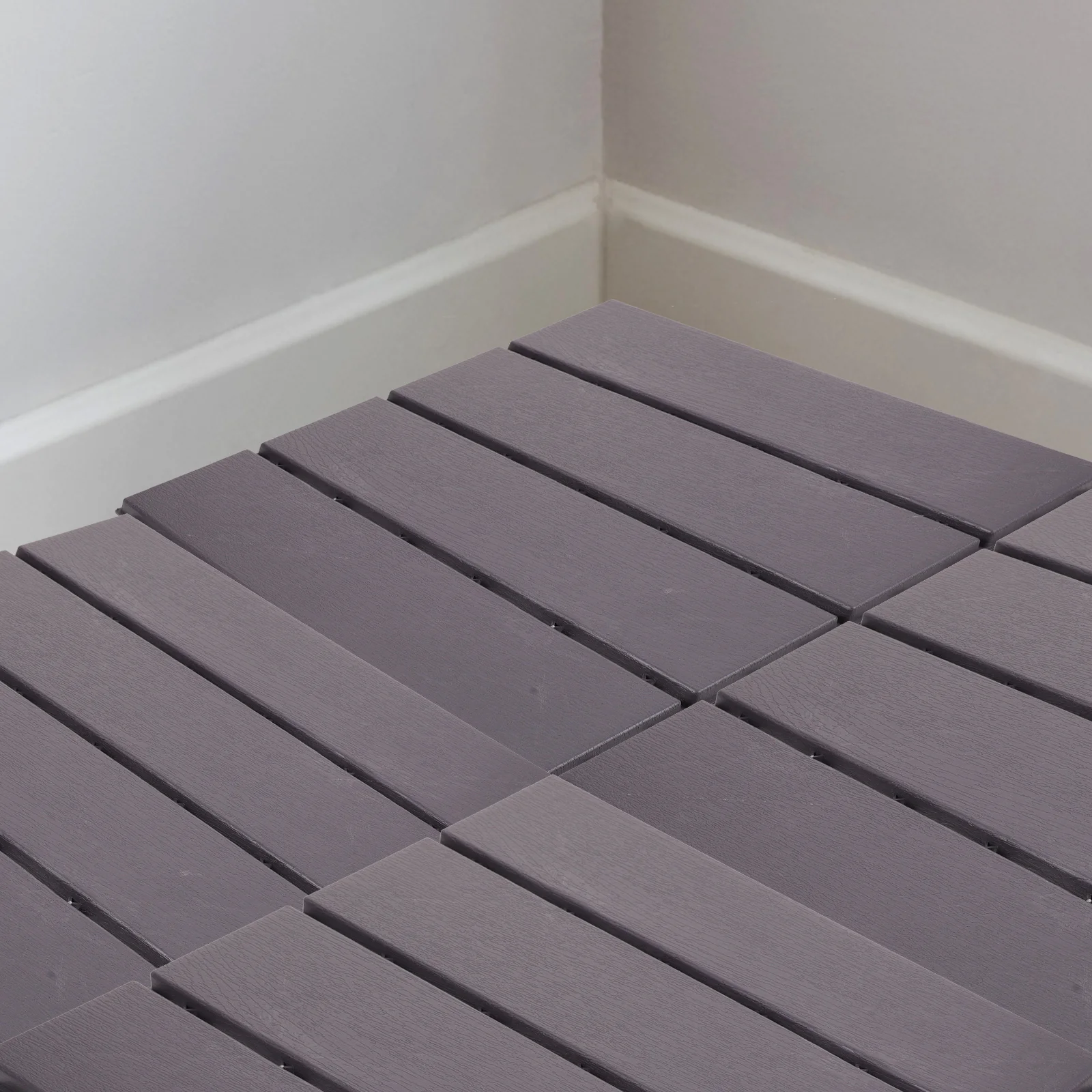 4 قطعة بلاط سطح السفينة البلاستيكية المتشابكة للأرضيات لحديقة الشرفة بلاط سطح السفينة غطاء الأرضيات الخارجية مقاومة للاهتراء حماية من الأشعة فوق البنفسجية