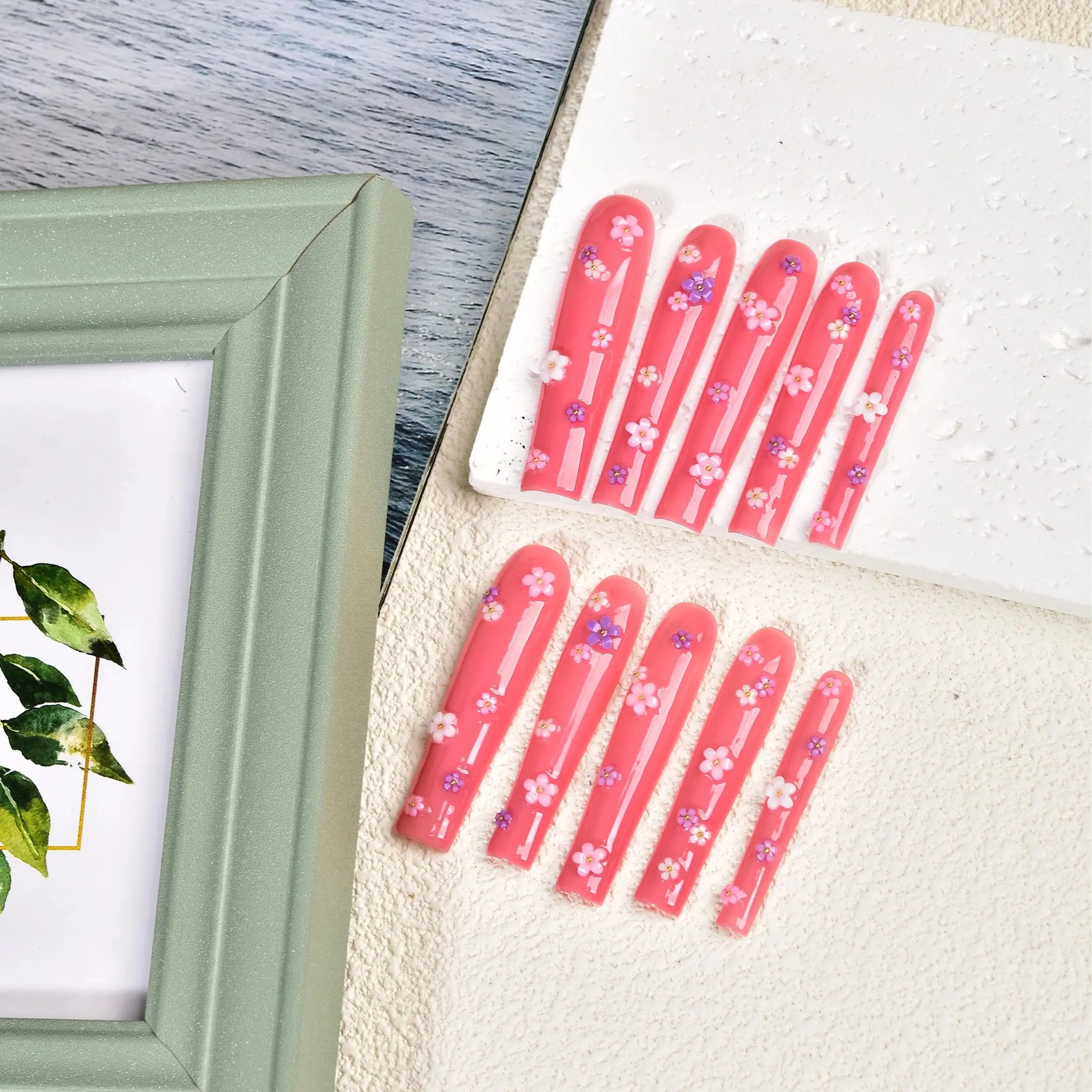 女性のための人工的な偽のネイル,再利用可能,ピンクの花,光沢,10個