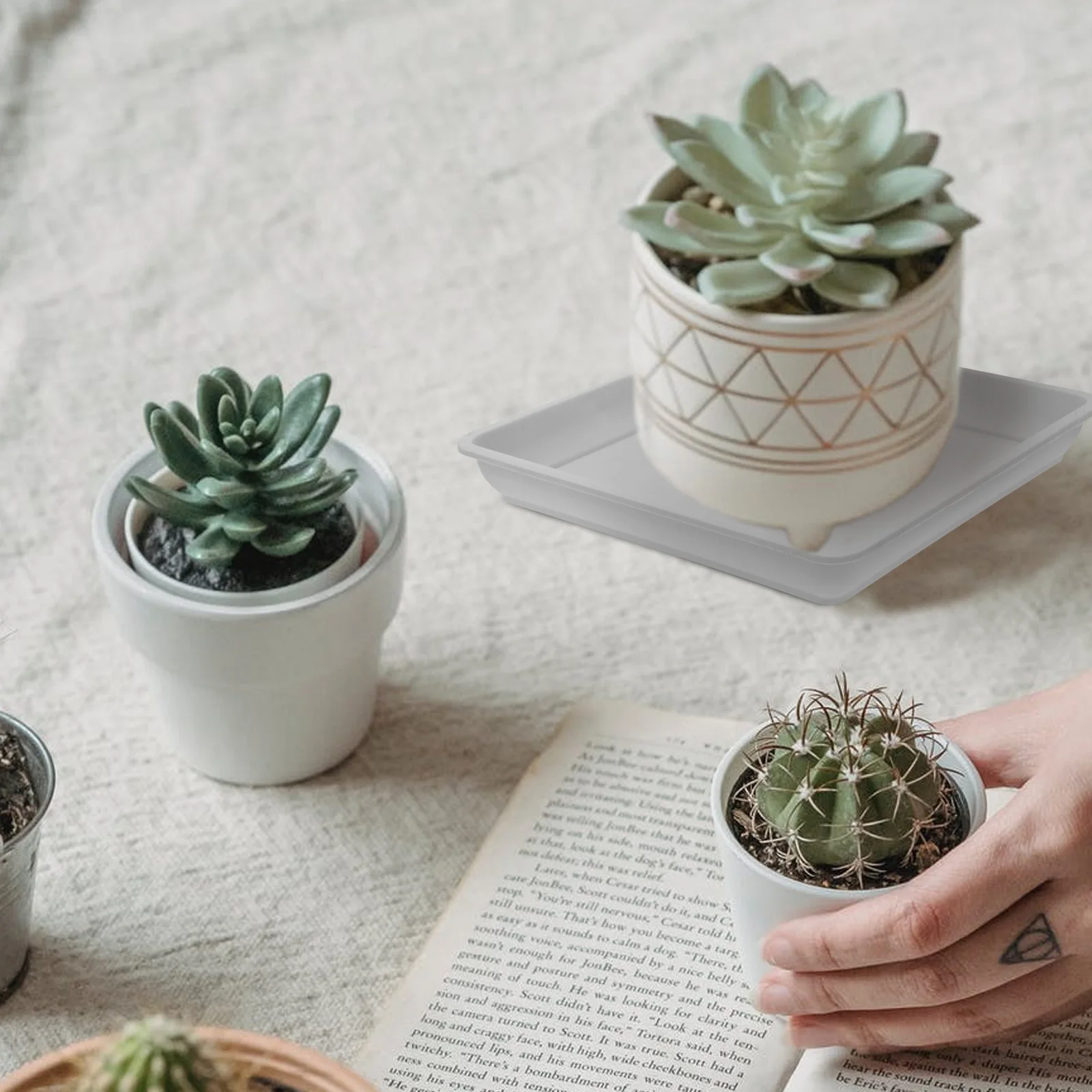 

10Pcs Plastic Flowerpot Bases Square Water Trays for Potted Plants Easy Clean Garden Supplies Balcony Succulent Trays Ground